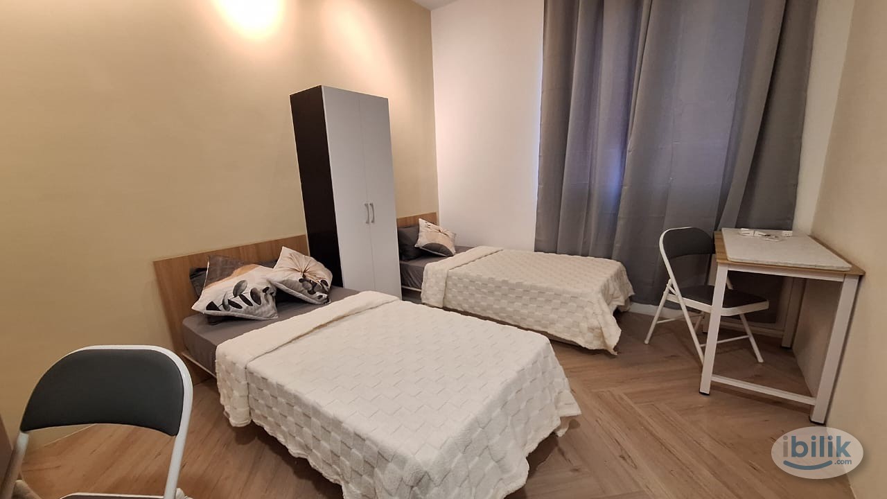 Middle Room at Casa Subang, UEP Subang Jaya - Image 1