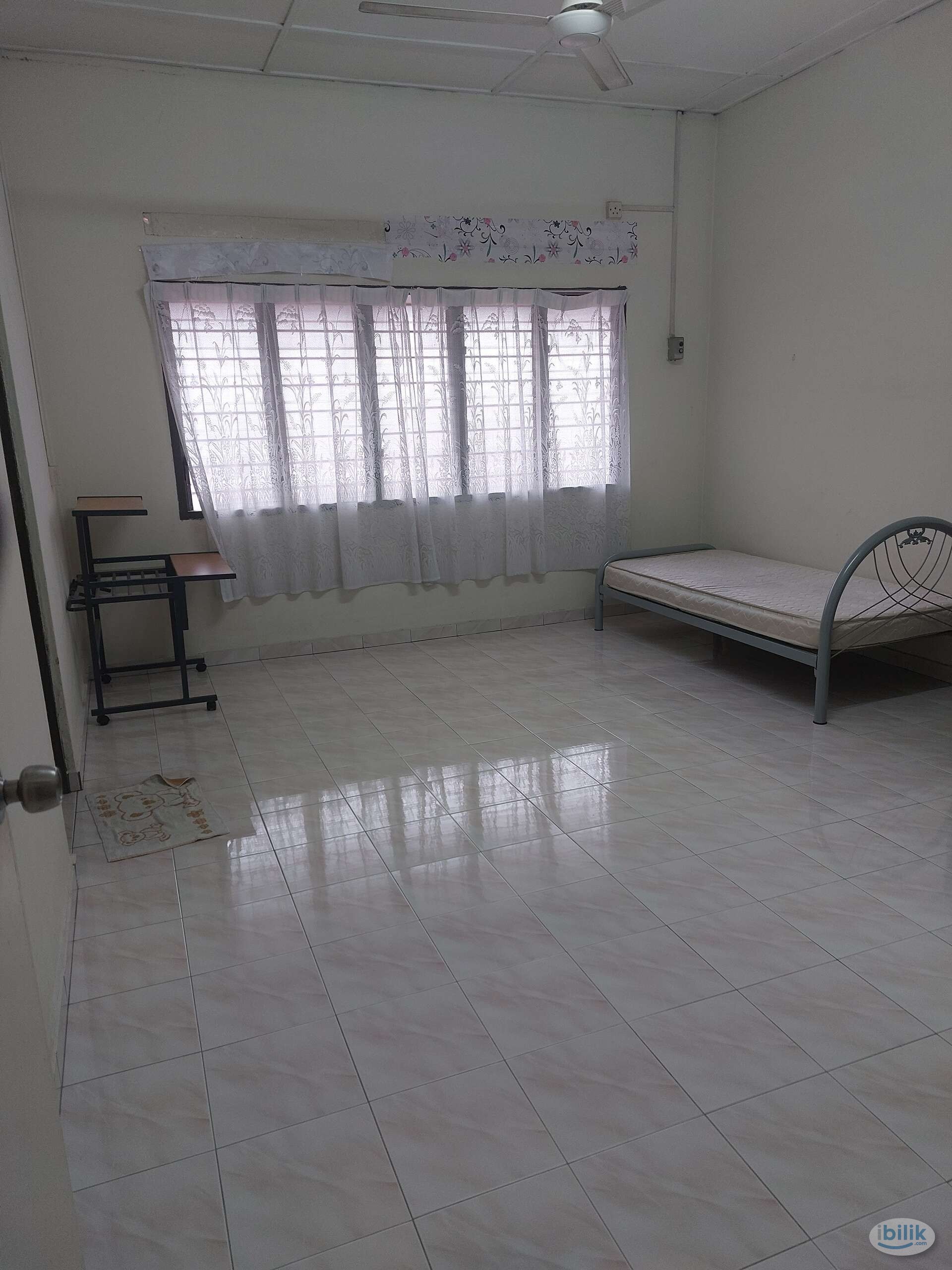 Master Room For Rent at Taman Silibin - Image 1
