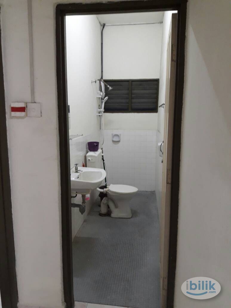 Middle Room For Rent at Taman Silibin - Image 2