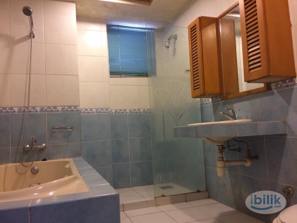 Master Room at Lanai Gurney, Keramat - Image 3