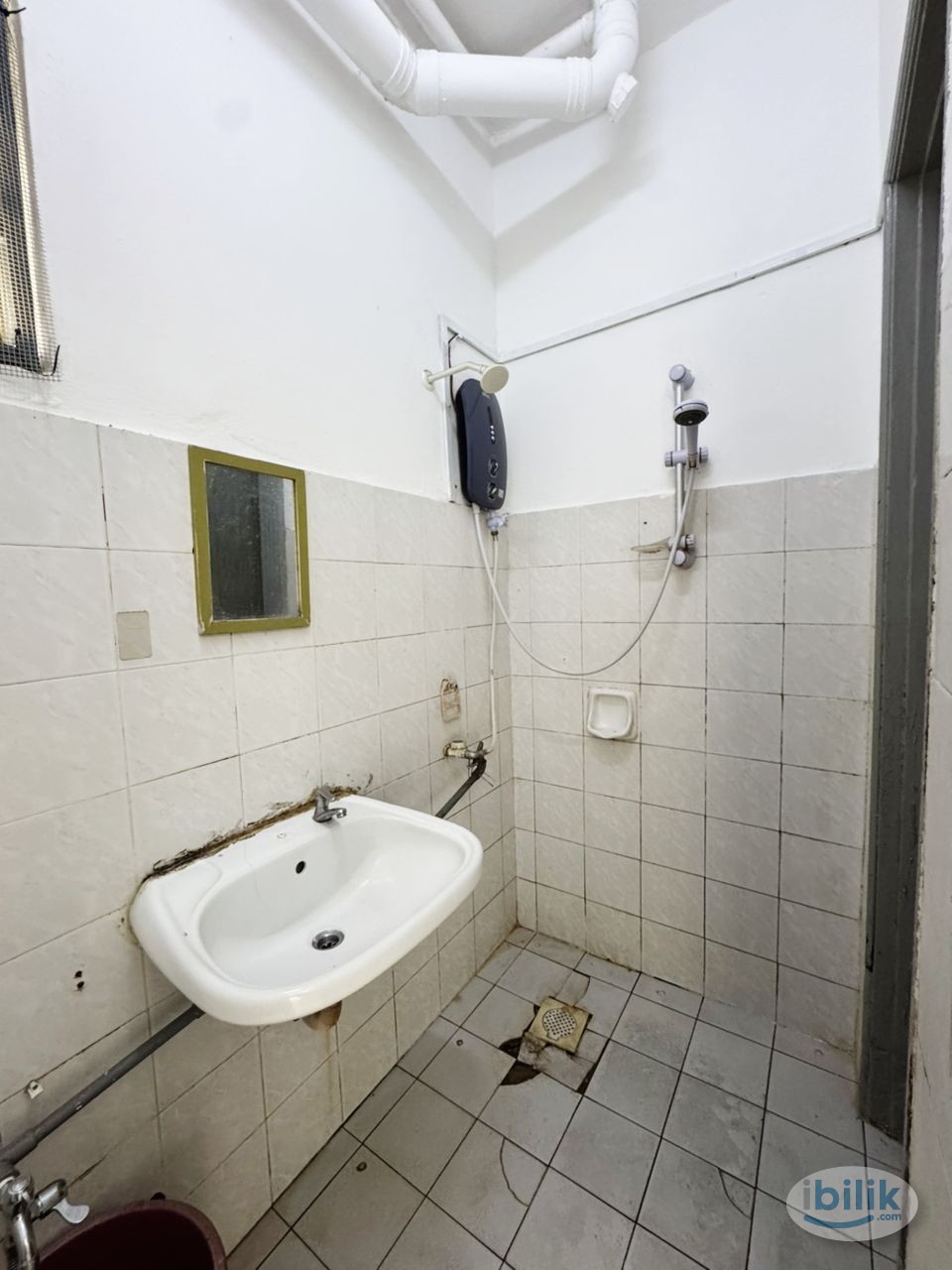 *!![ZERO DEPOSIT]!!*🔥Actual Room Photo 🔥Room at Jalan BU 1/6 🚶Walking distance to First Avenue, One Utama, 1 powerhouse, - Image 3