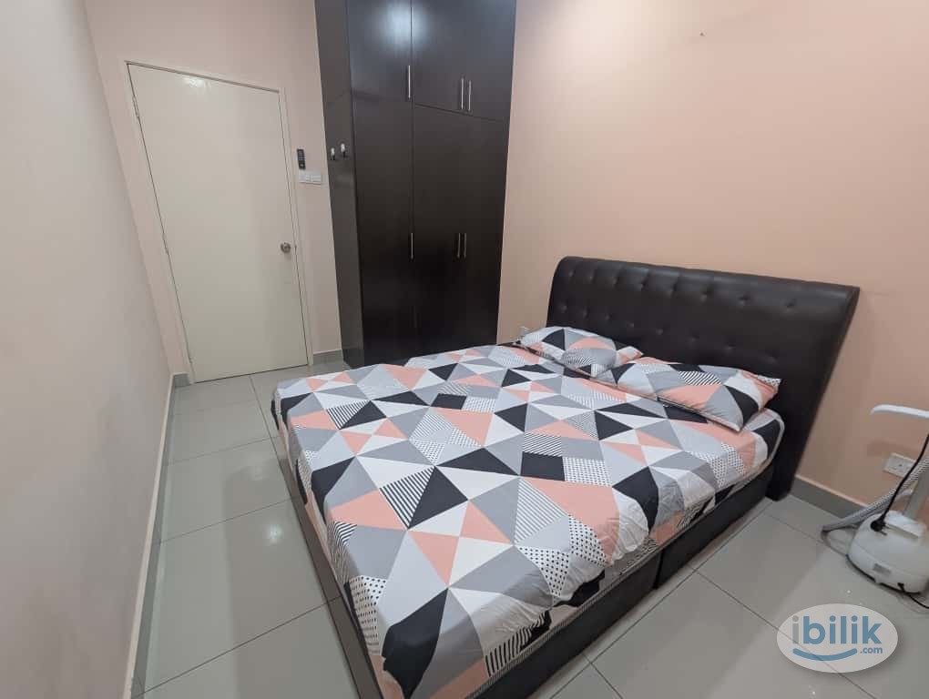 Middle Room at OUG Parklane, Old Klang Road - Image 1