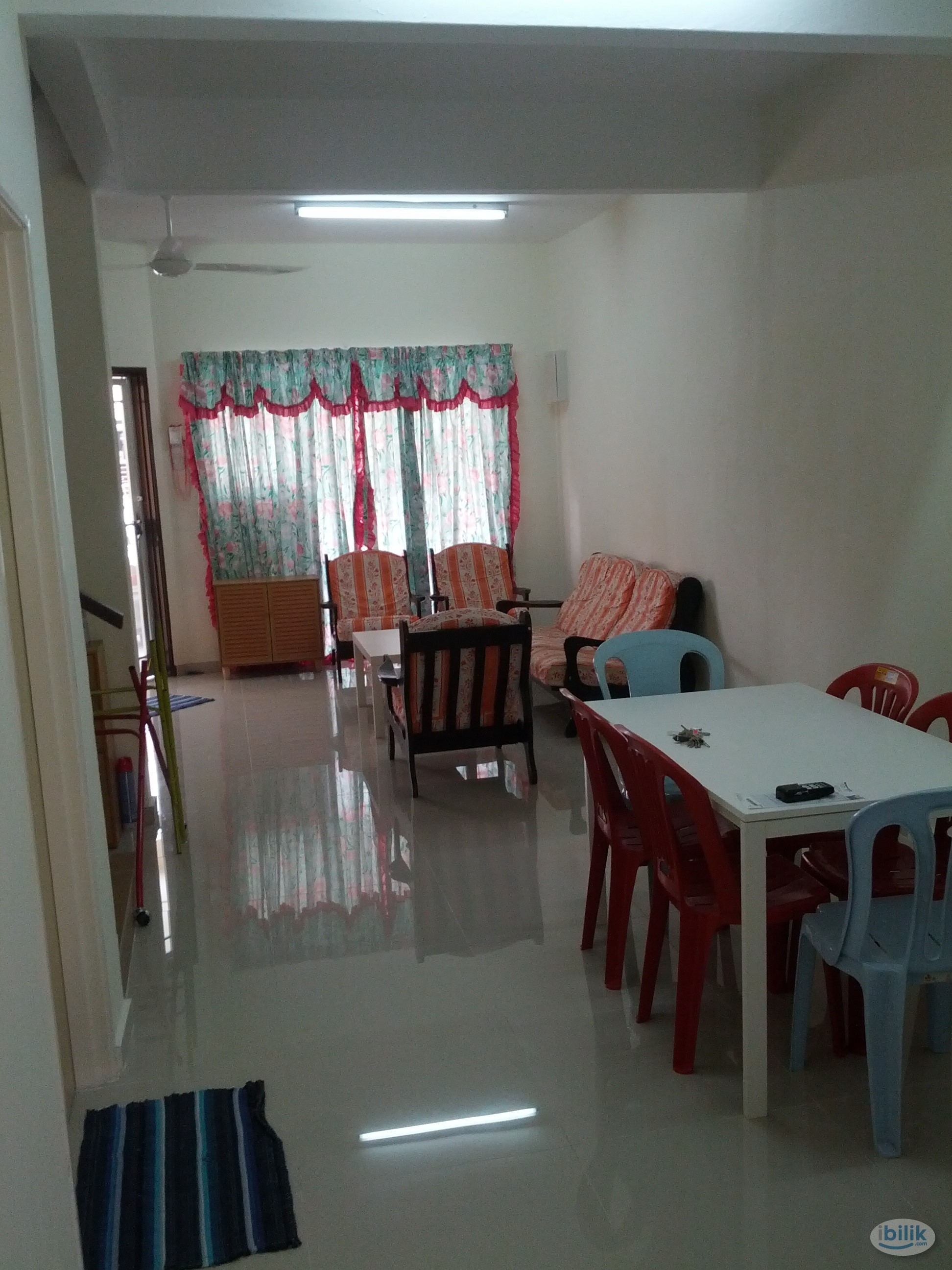 Spacious Double Bedroom with Private Bathroom for Rent - Image 5