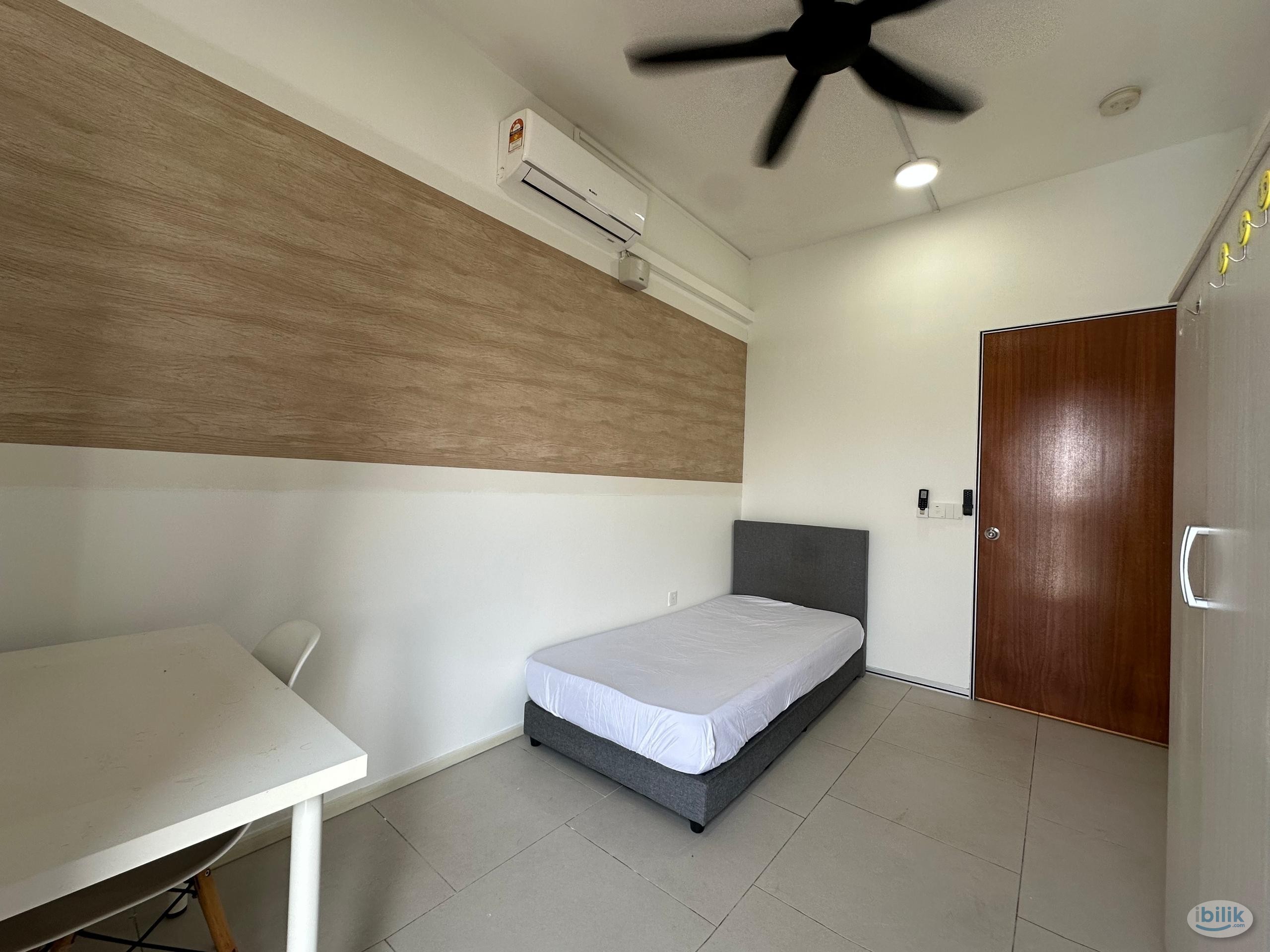 Sqwhere, Super Single Room Fully Furnished, MRT Linked - Image 2