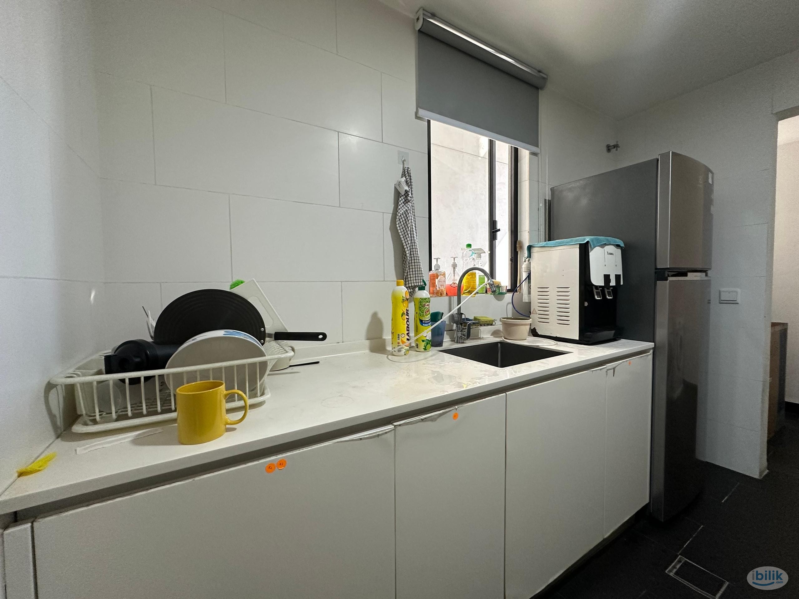 Sqwhere, Super Single Room Fully Furnished, MRT Linked - Image 4