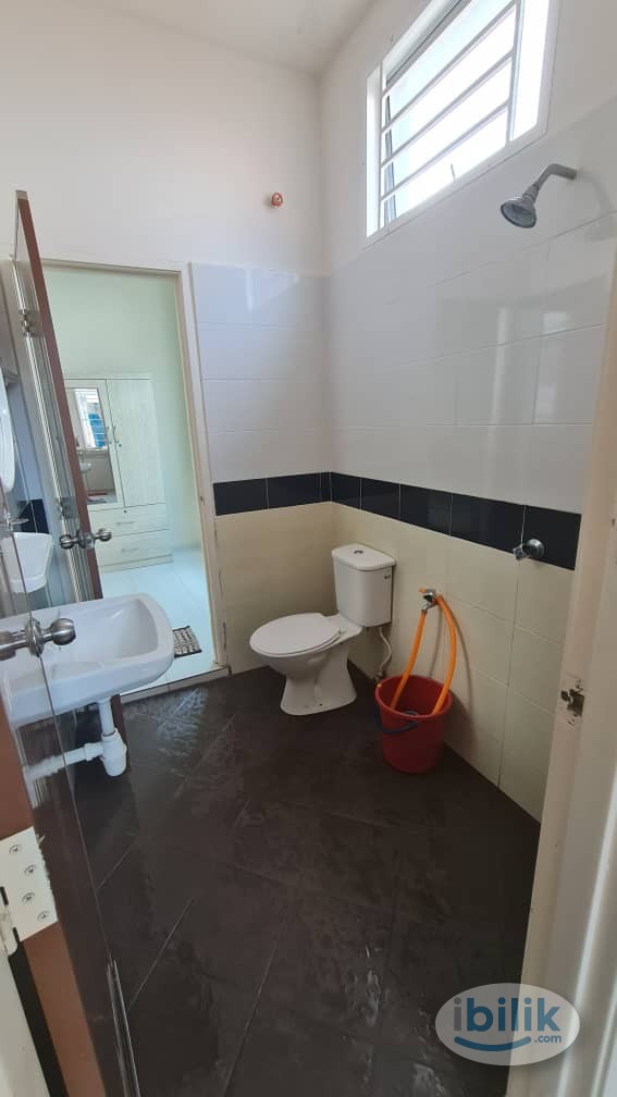 Female Master Bedroom to Rent (Alor Gajah, Cheng, Krubong) - Image 2