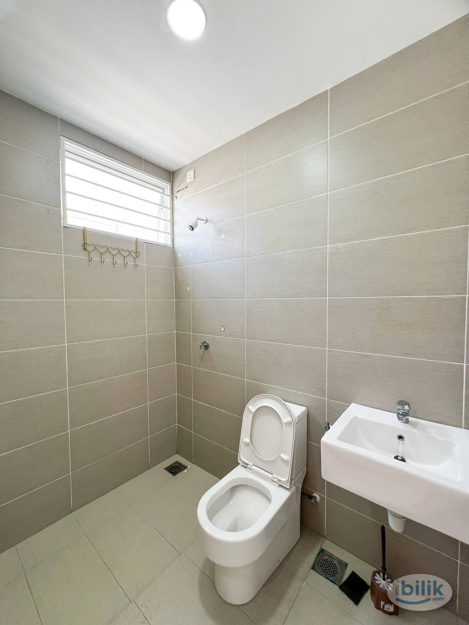 💫ROOM FOR RENT💫  SENDAYAN ,Merchant Square,99 SPPEDMART,MCD,7 ELEVEN,DIY - Image 5