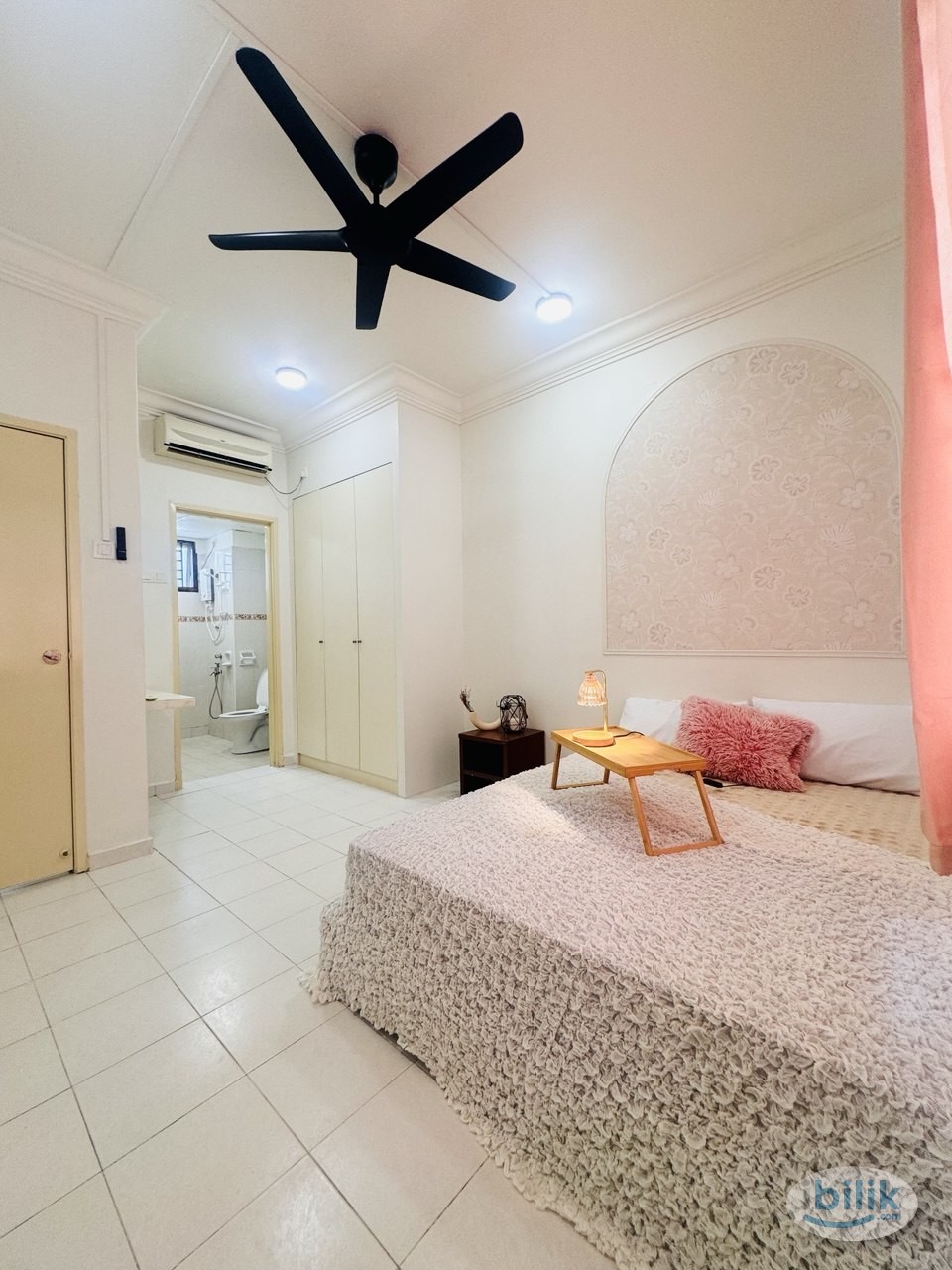 Master Room at Nusa Perdana Service Apartment, Gelang Patah - Image 1