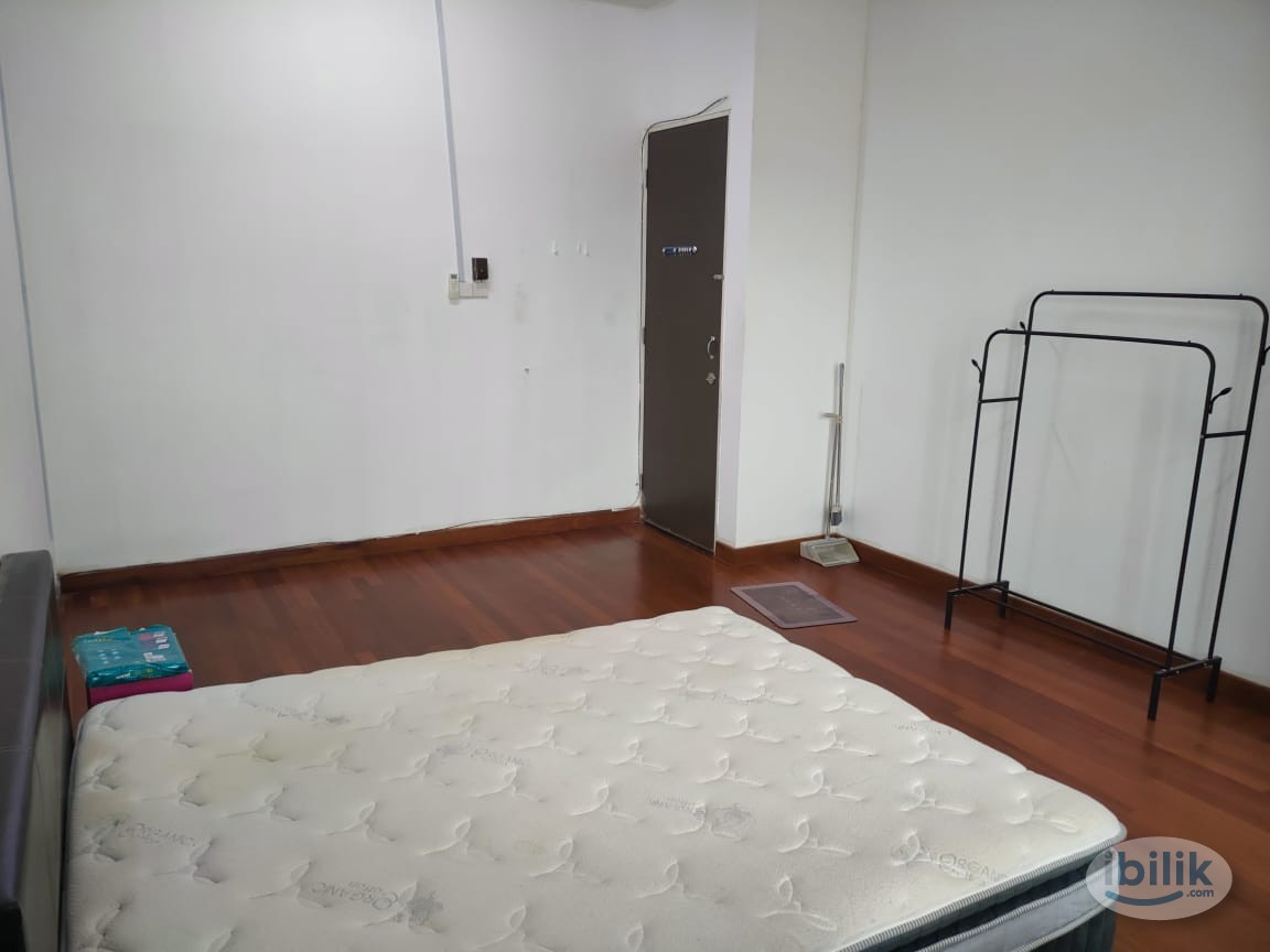 ‼️Middle Room with ATTACHED TOILET‼️ - Image 1
