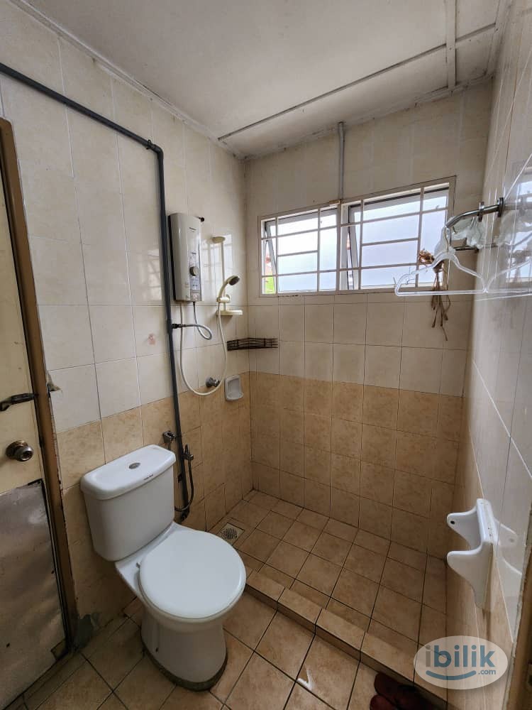 ‼️Middle Room with ATTACHED TOILET‼️ - Image 3