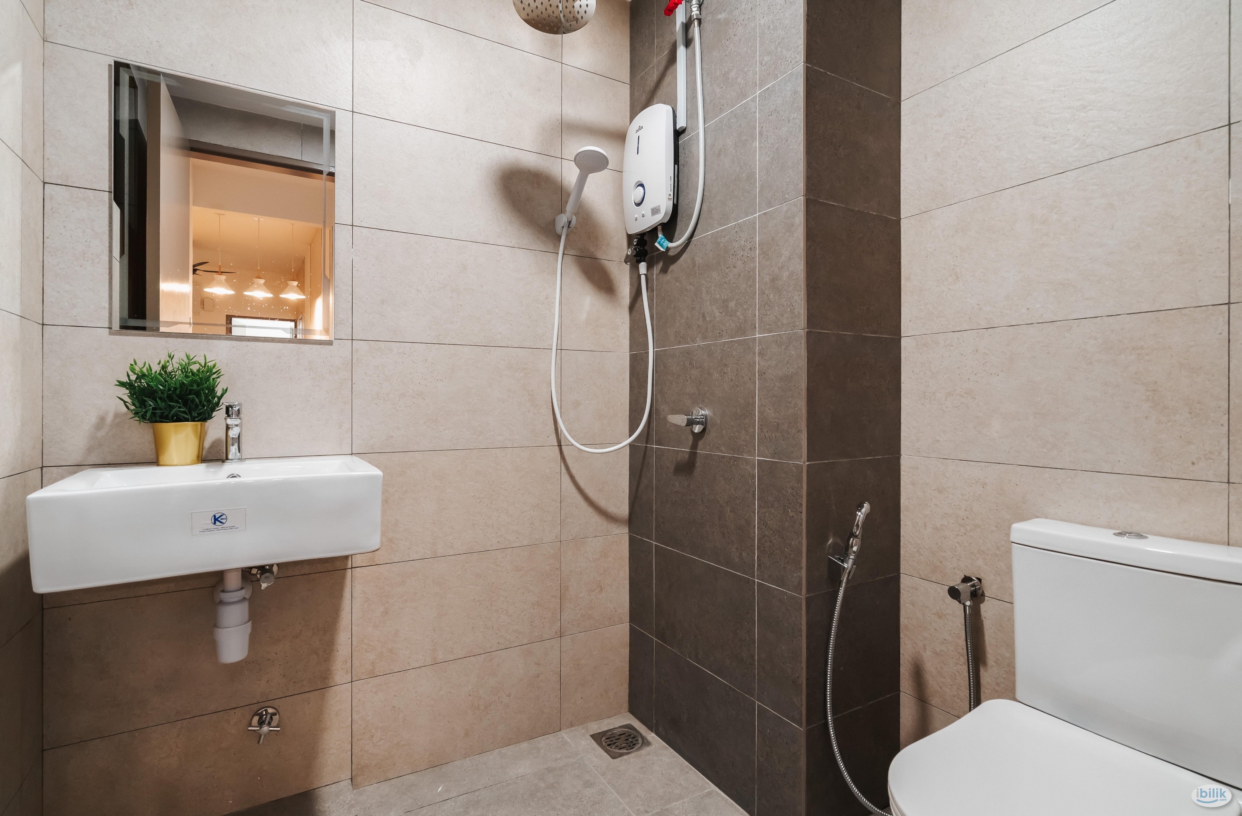 Medium Room at Seri Kembangan, Selangor near MRT - Image 5