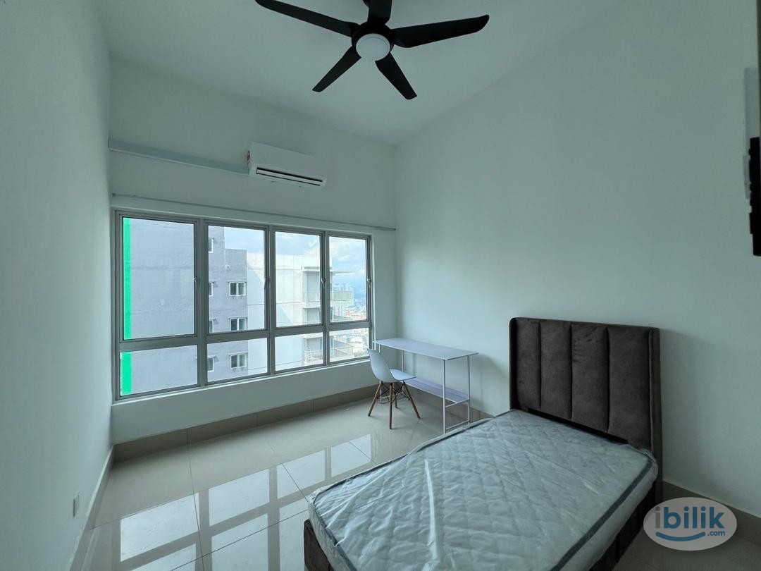 Master Room with car park at Razak City Residences, Sungai Besi - Image 2