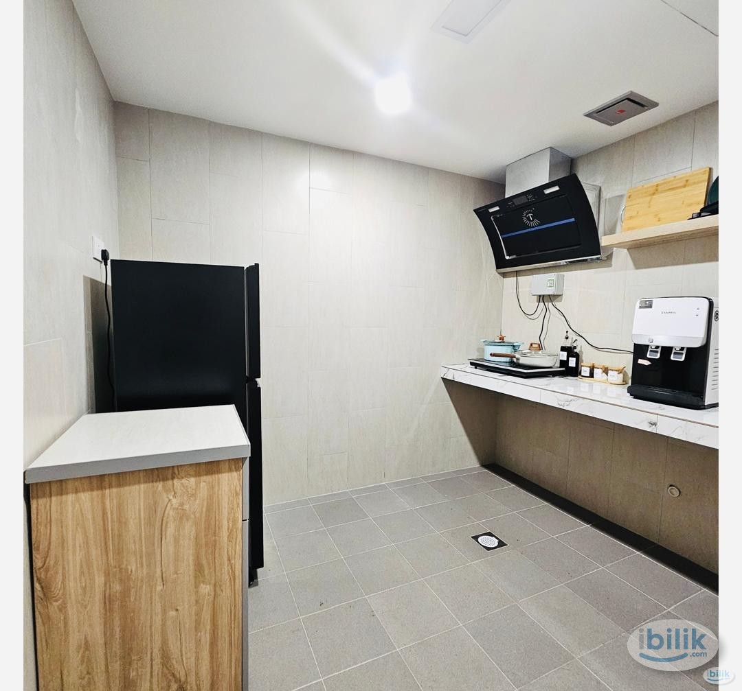 Bus to MRT. Condo, Middle Room at 16 Sierra, Puchong - Image 3