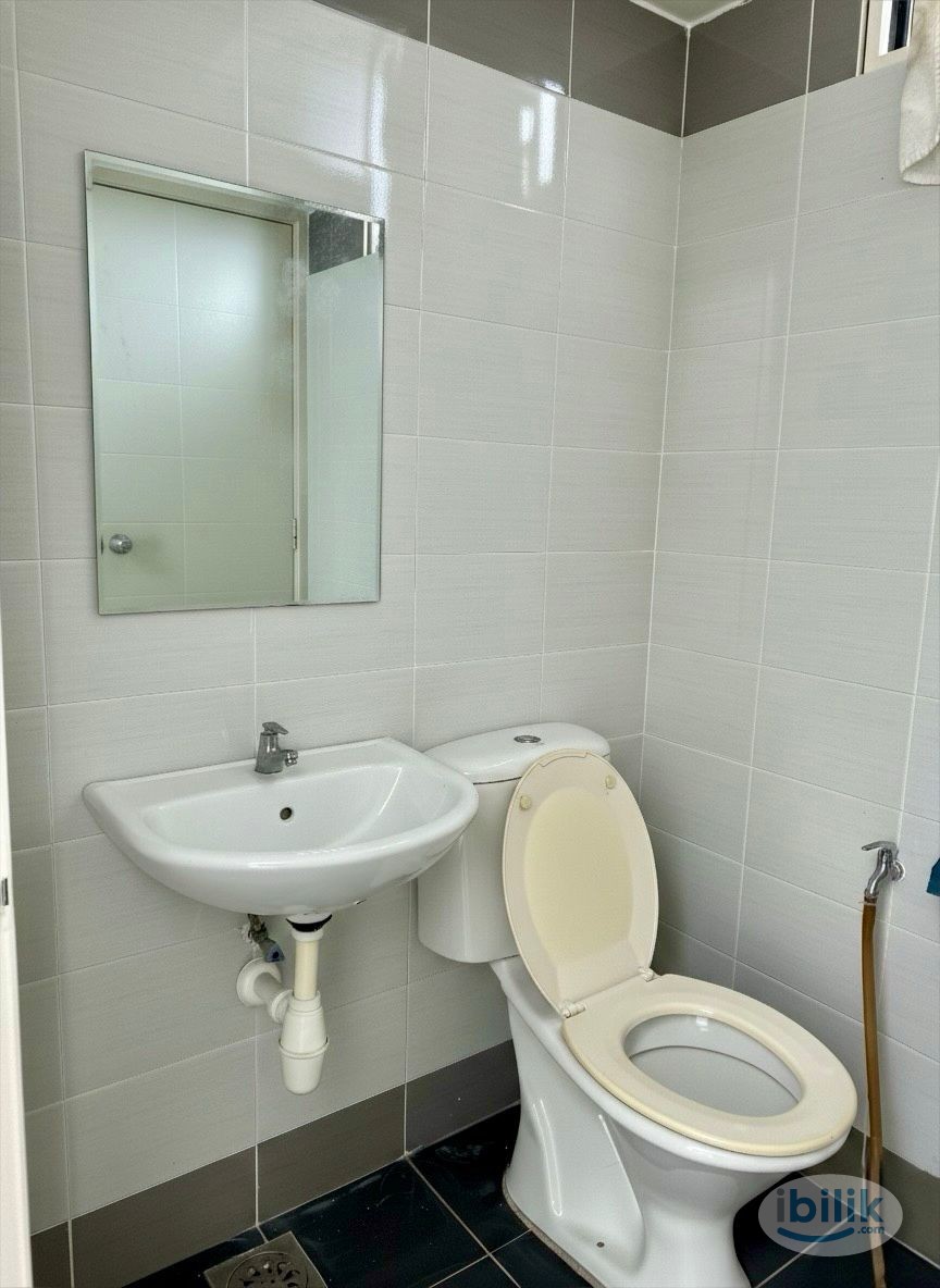 Master Room at Cascara 88, Teluk Kumbar - Image 4