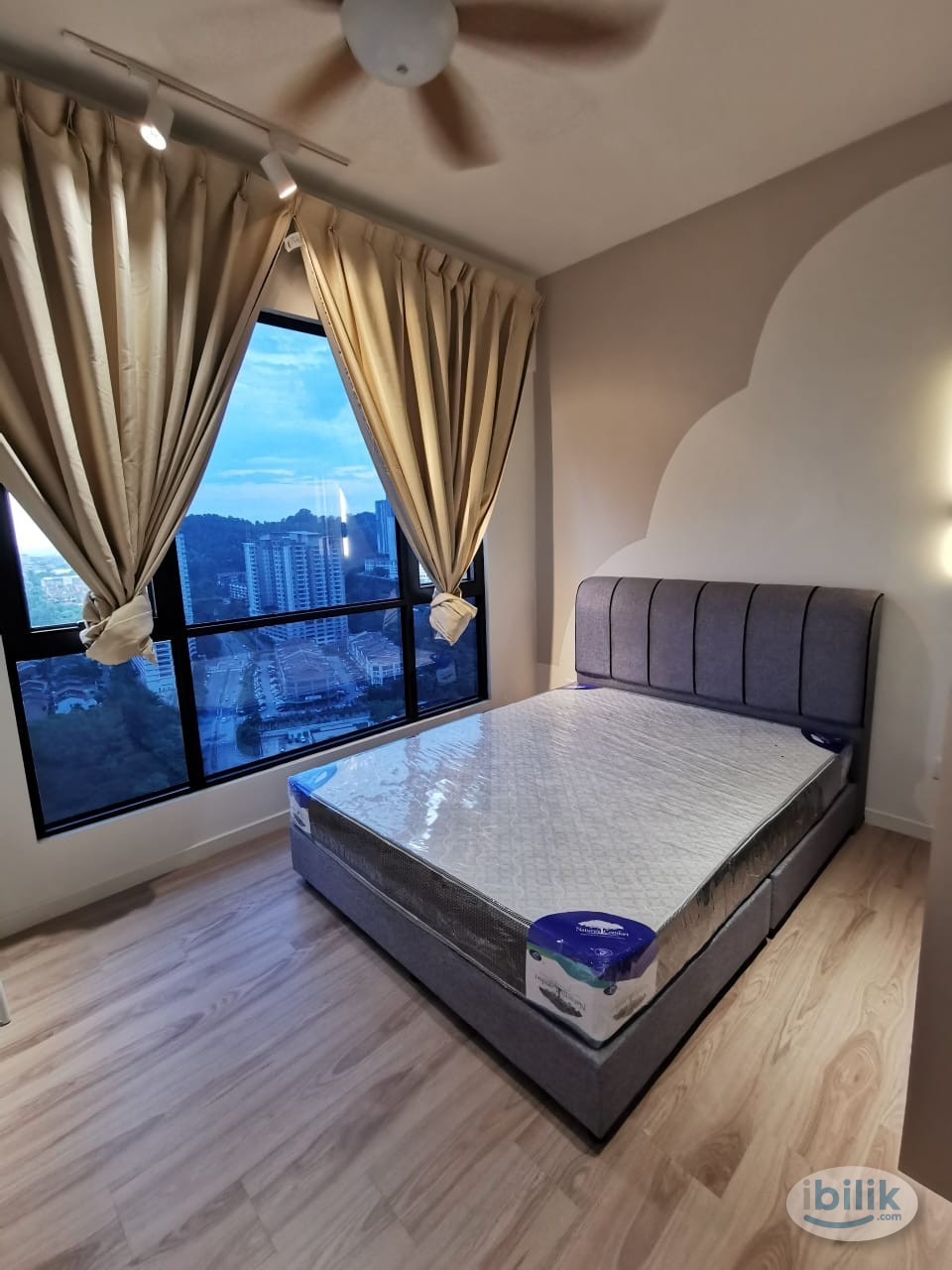 Middle Room at Nikka City Sentral Residence, Bandar Sri Permaisuri - Image 1