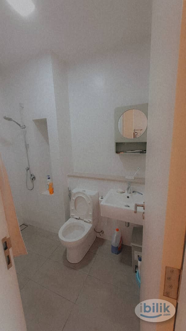 Middle Room at Tamansari, Rawang, Selangor - Image 4