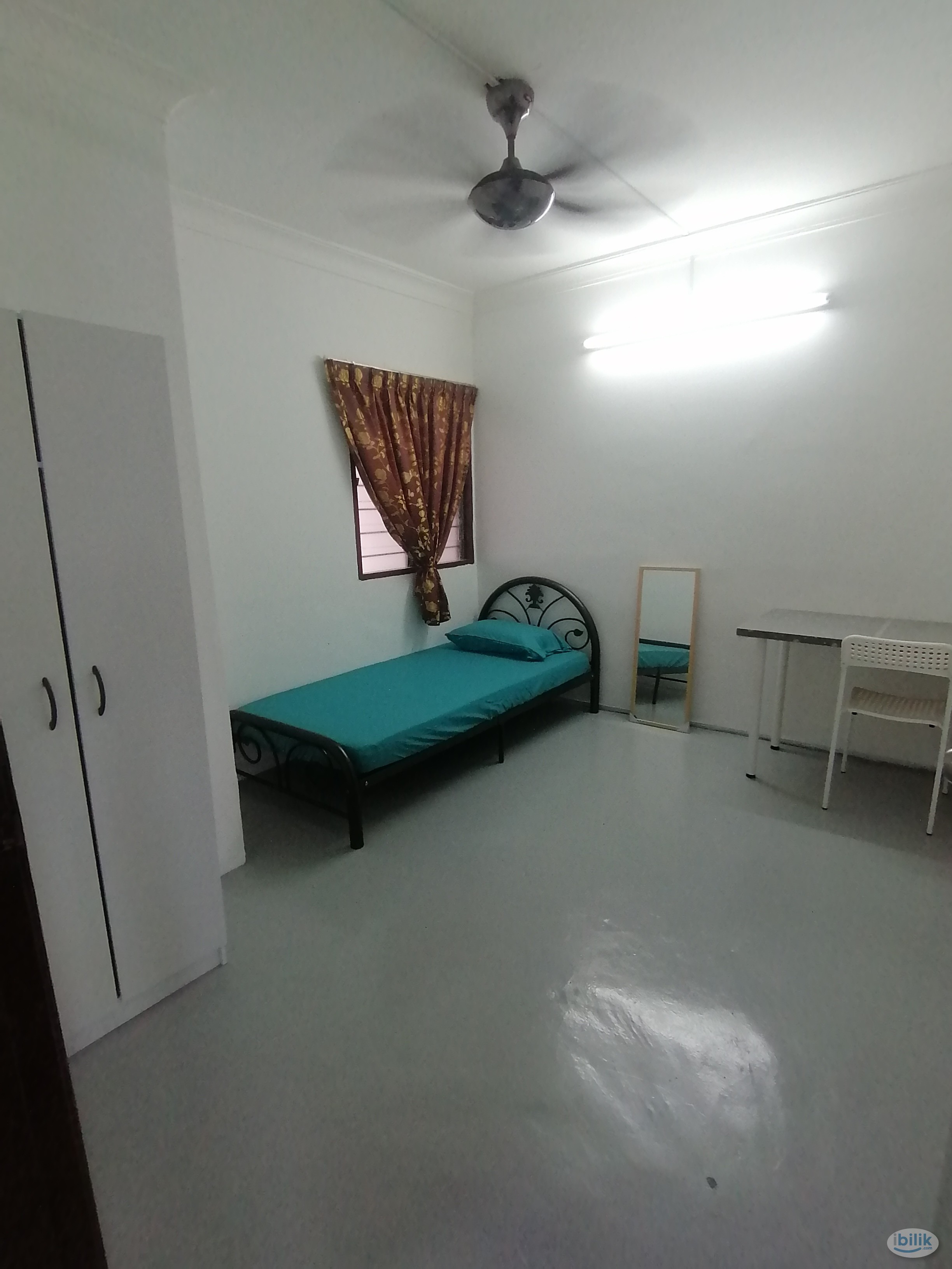 Bilik Medium Private di Rumah Pangsa Bandar Bukit Puchong With Fully Furnish and Free Utilities Bill & Cleaning Service  - Image 1