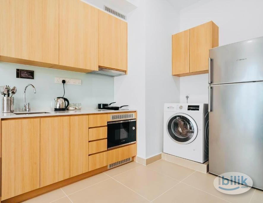 Condo. Couple Room, Private Bath, Free Parking at Olive Hill Bukit Serdang, Seri Kembangan - Image 3