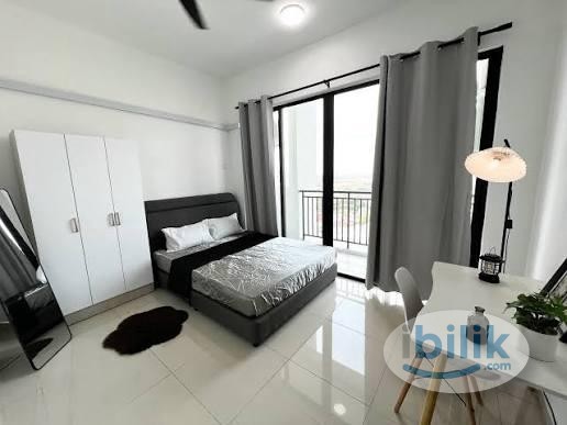 Condo. Couple Room, Private Bath, Free Parking at Olive Hill Bukit Serdang, Seri Kembangan - Image 1