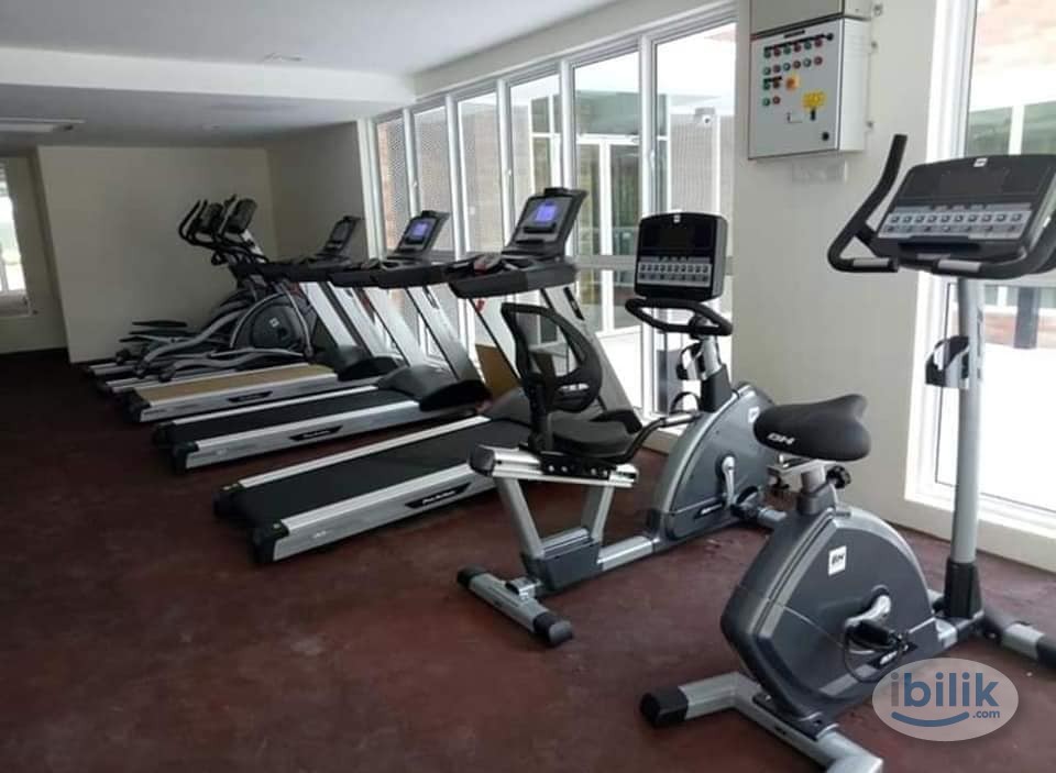 Single aircon room with private bathroom@MRT/ UTAR/ Sg Long - Image 3