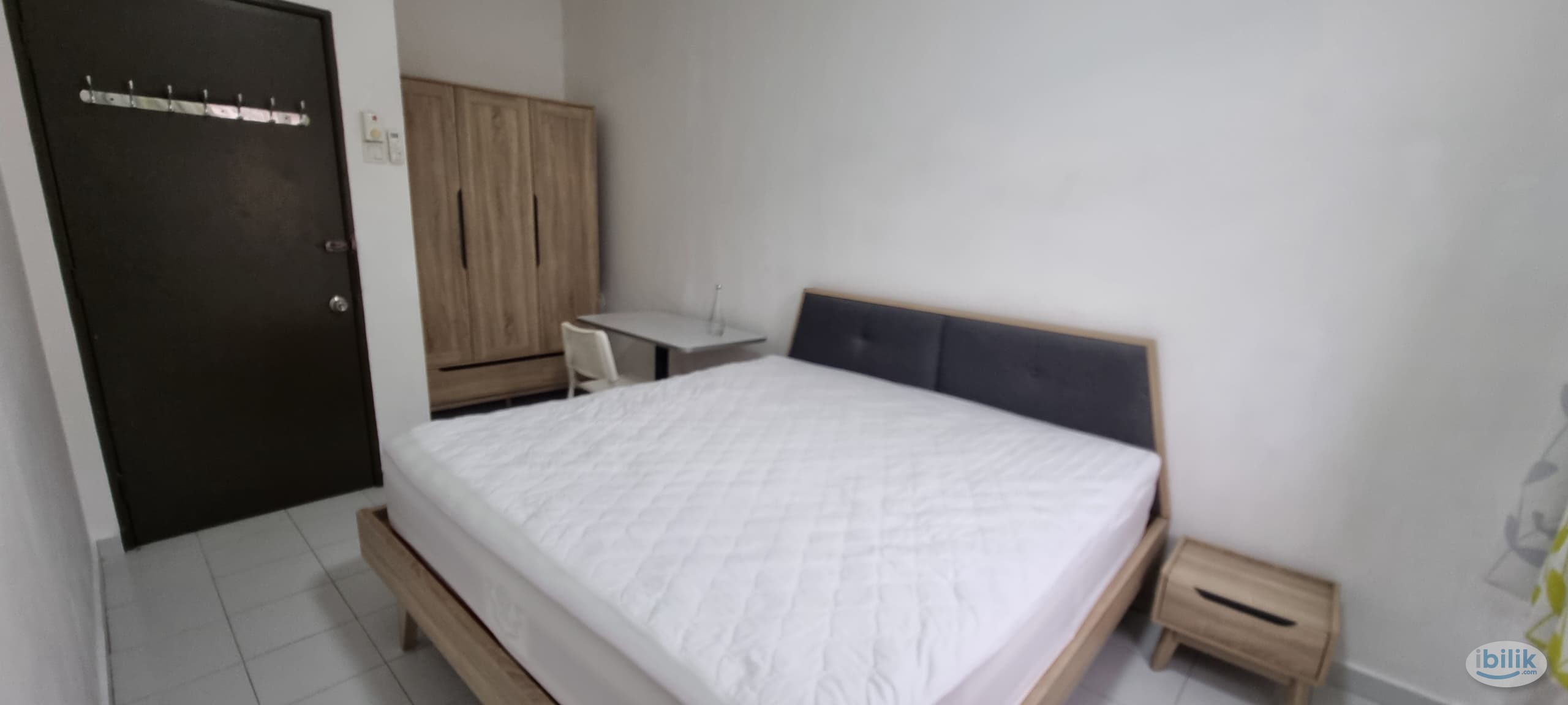 A Cosy and Clean Middle Room with Attached Bathroom for Rent - Image 1