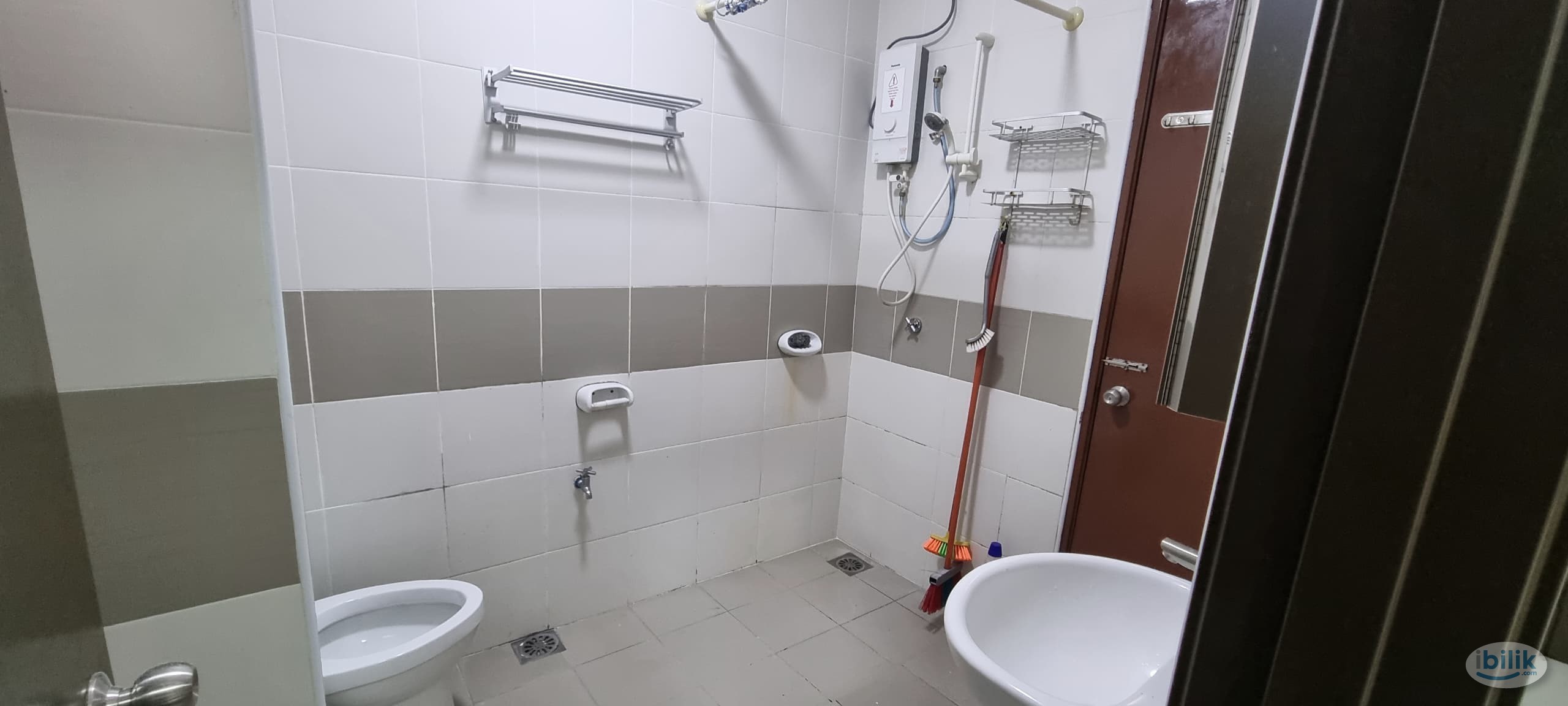 A Cosy and Clean Middle Room with Attached Bathroom for Rent - Image 4