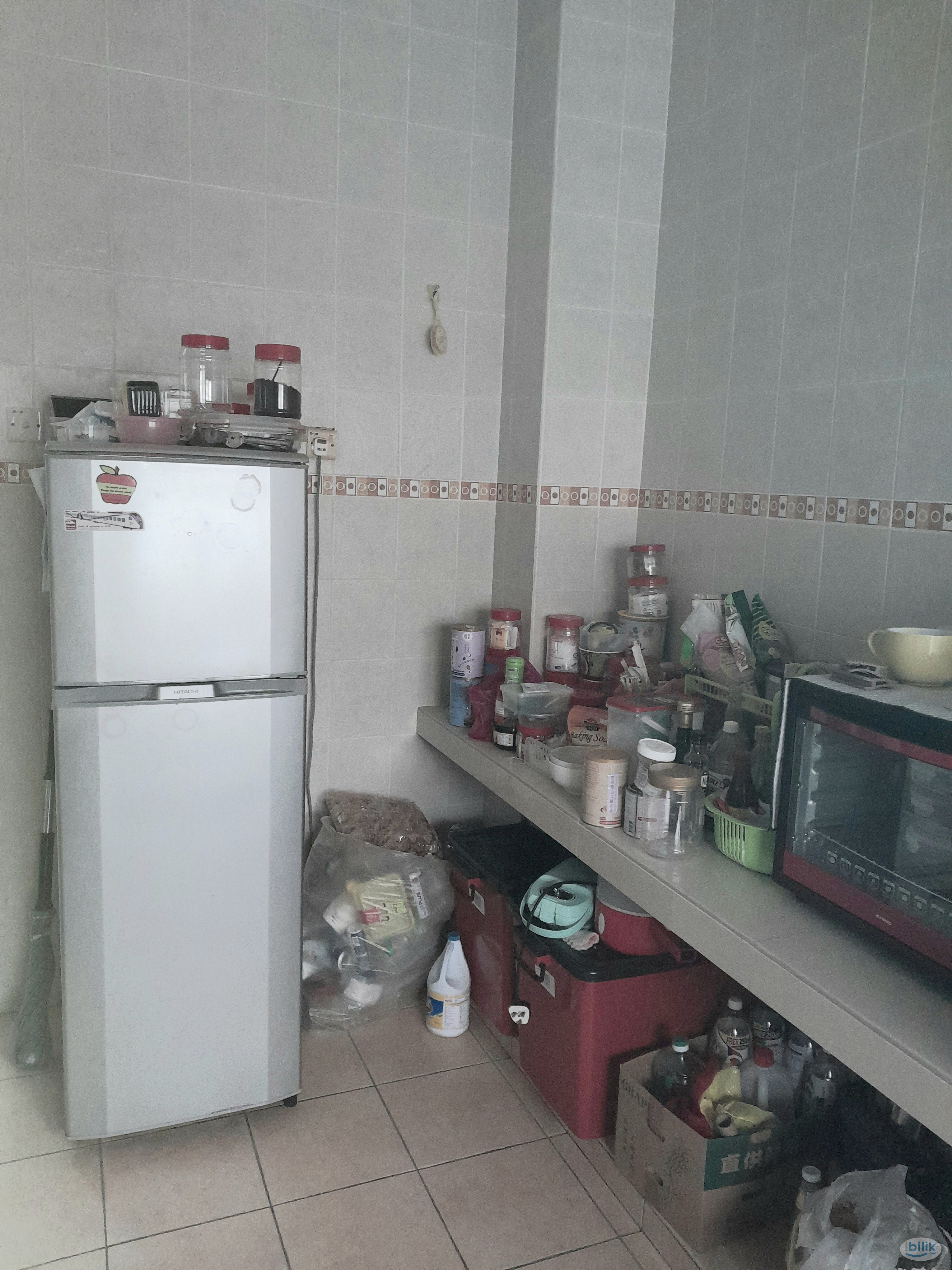 Middle Room at Bandar Bukit Puchong, Puchong - Image 2