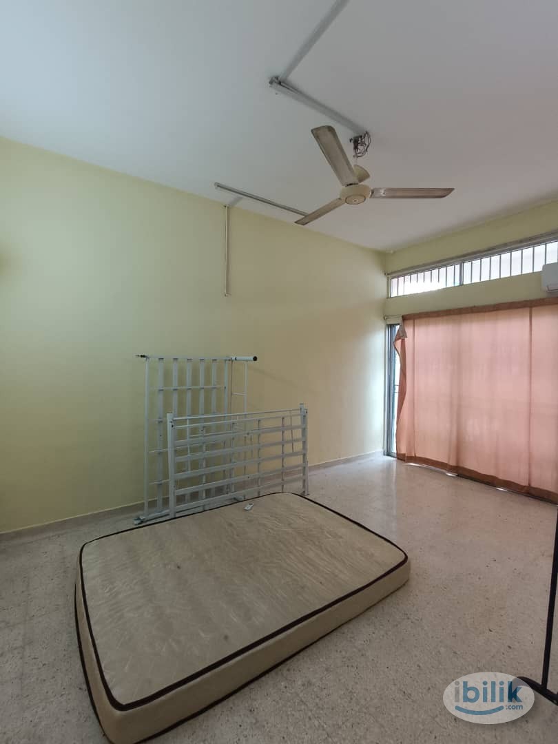 Low Rental ⚠️⚠️ MIDDLE Room for rent 🚇🚇 Walking LRT SS18😊Fully Furnished & Free Wifi Utilities‼️ - Image 1