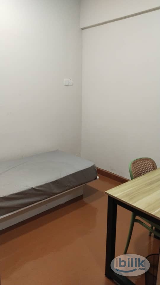 🔥 0 DEPOSIT ROOM FOR RENT IN SERI KEMBANGAN 🔥 ATTACHED BATHROOM WITH 0 DEPOSIT ✅ 9 MIN TO MRT STATION 🚉 - Image 2