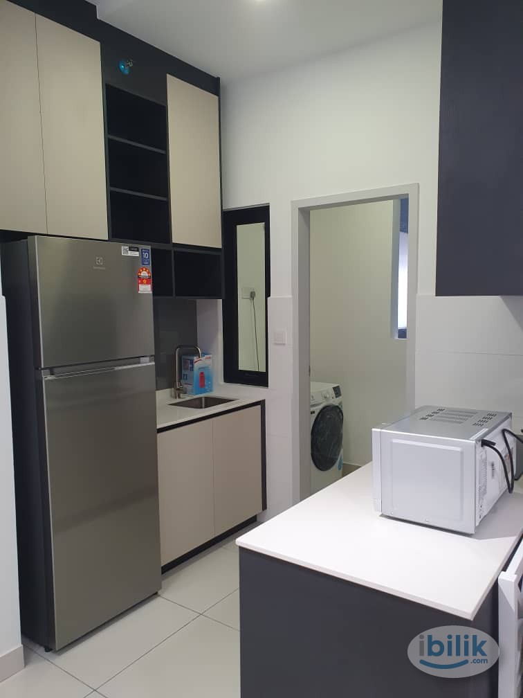Single Private Room Next Washroom @ Amber Residence / Kota Kemuning | Fibre WIFI 300 Mbps | Hotel Quality Mattress | Ful - Image 3