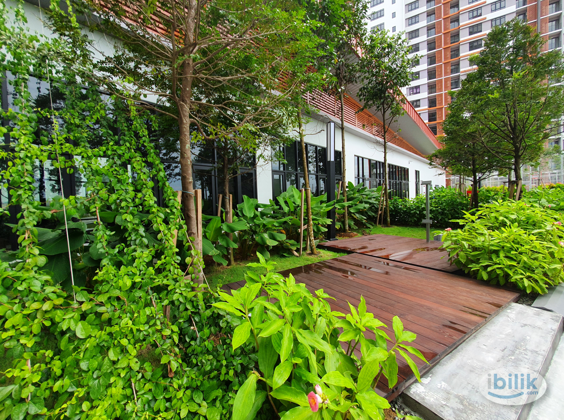 Single Private Room Next Washroom @ Amber Residence / Kota Kemuning | Fibre WIFI 300 Mbps | Hotel Quality Mattress | Ful - Image 1