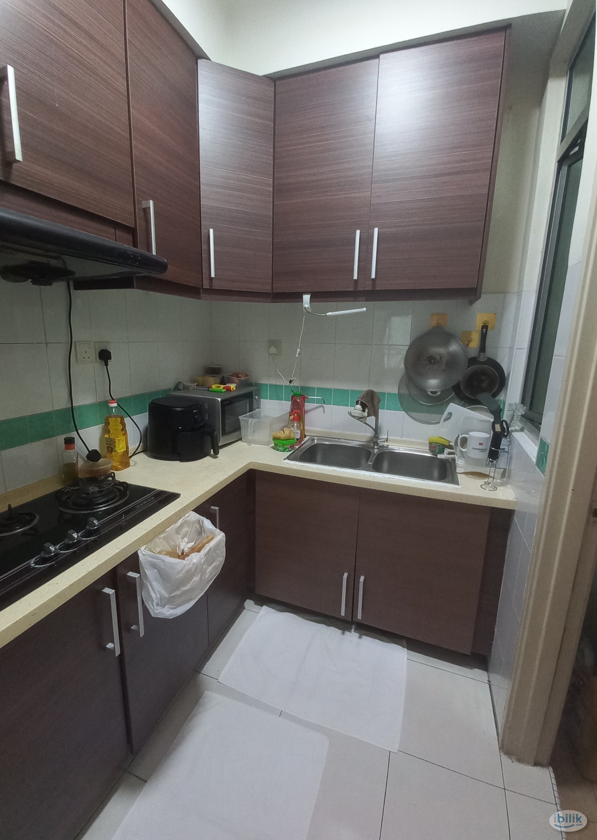 *NO PARTITION* FEMALE Middle Room at Damansara Perdana, Petaling Jaya* - Image 2