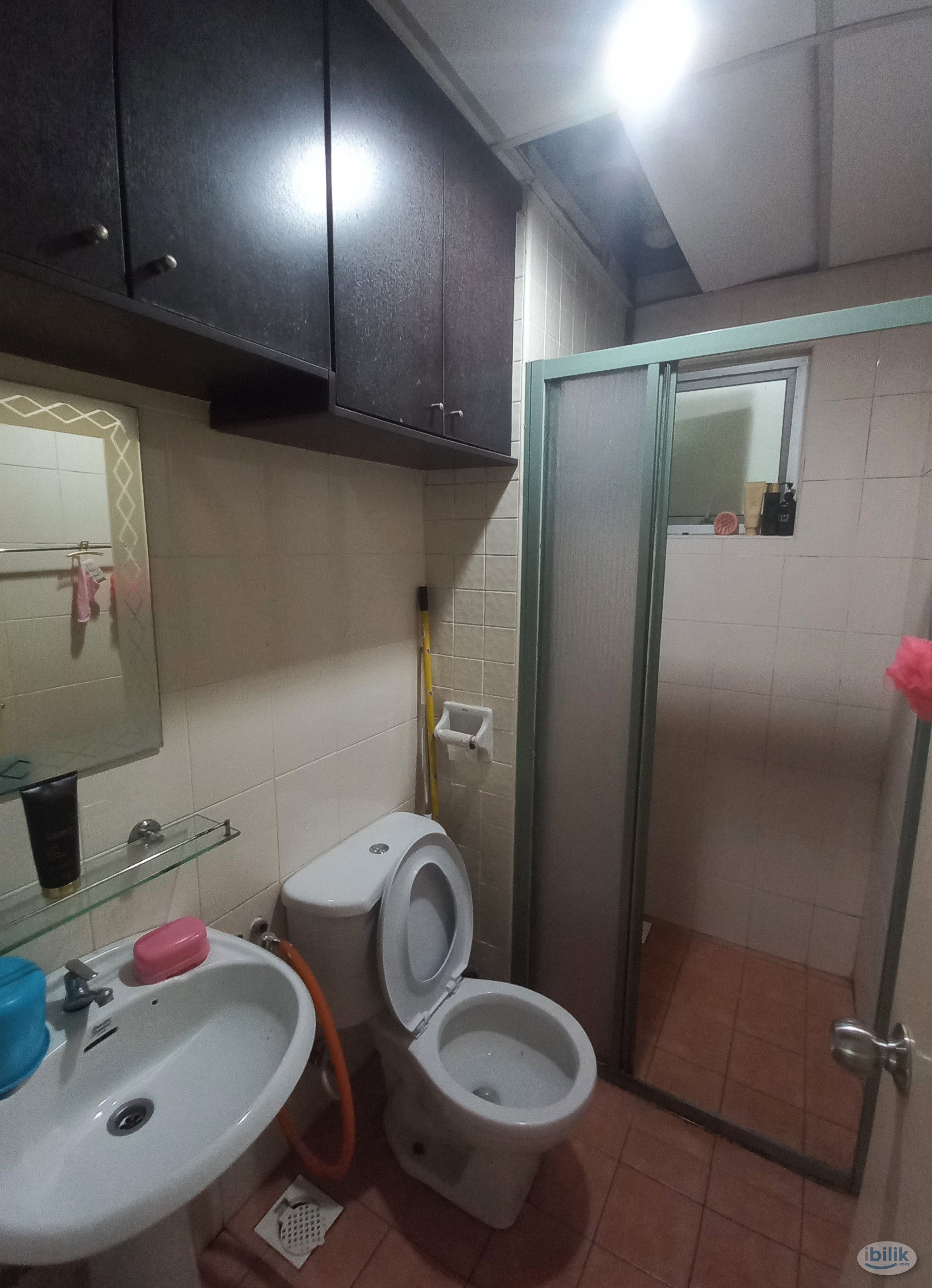 *NO PARTITION* FEMALE Middle Room at Damansara Perdana, Petaling Jaya* - Image 3