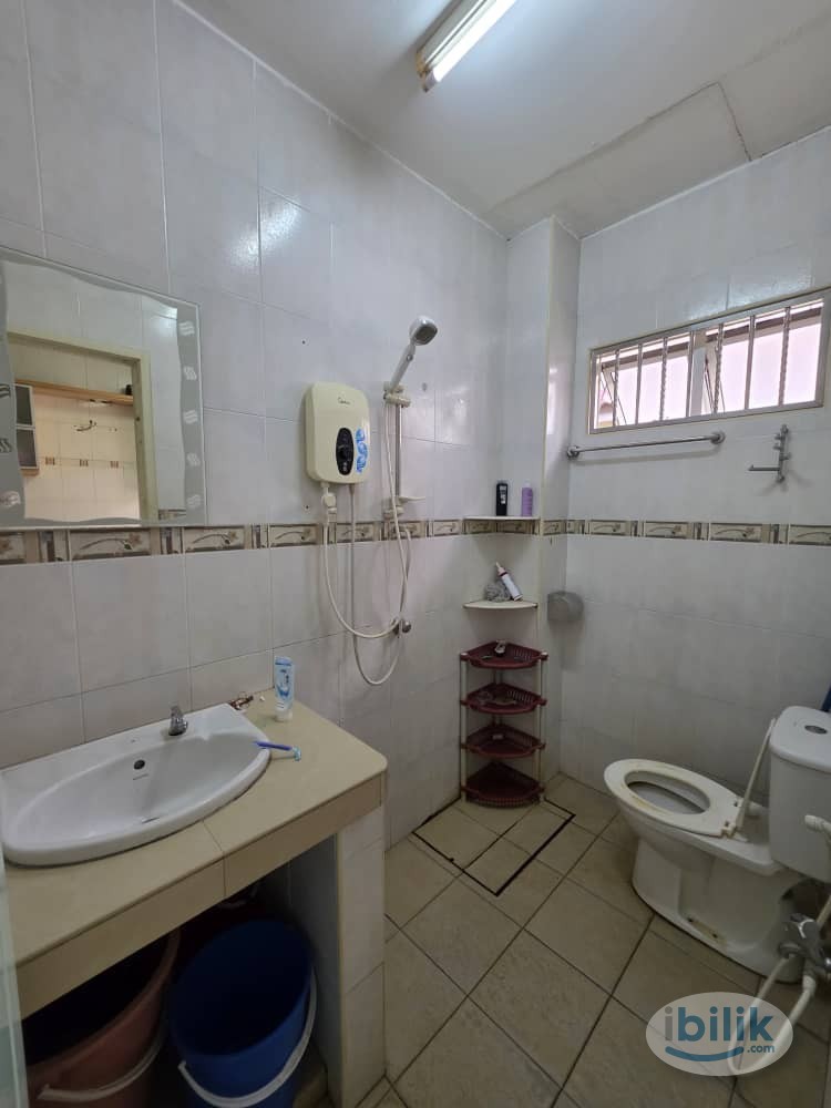 Near to 🚶‍♂️LRT Pusat Bandar Puchong 🚇 Middle Room attach Toilet near Setia Walk😍🔥Zero Deposit‼️ - Image 3