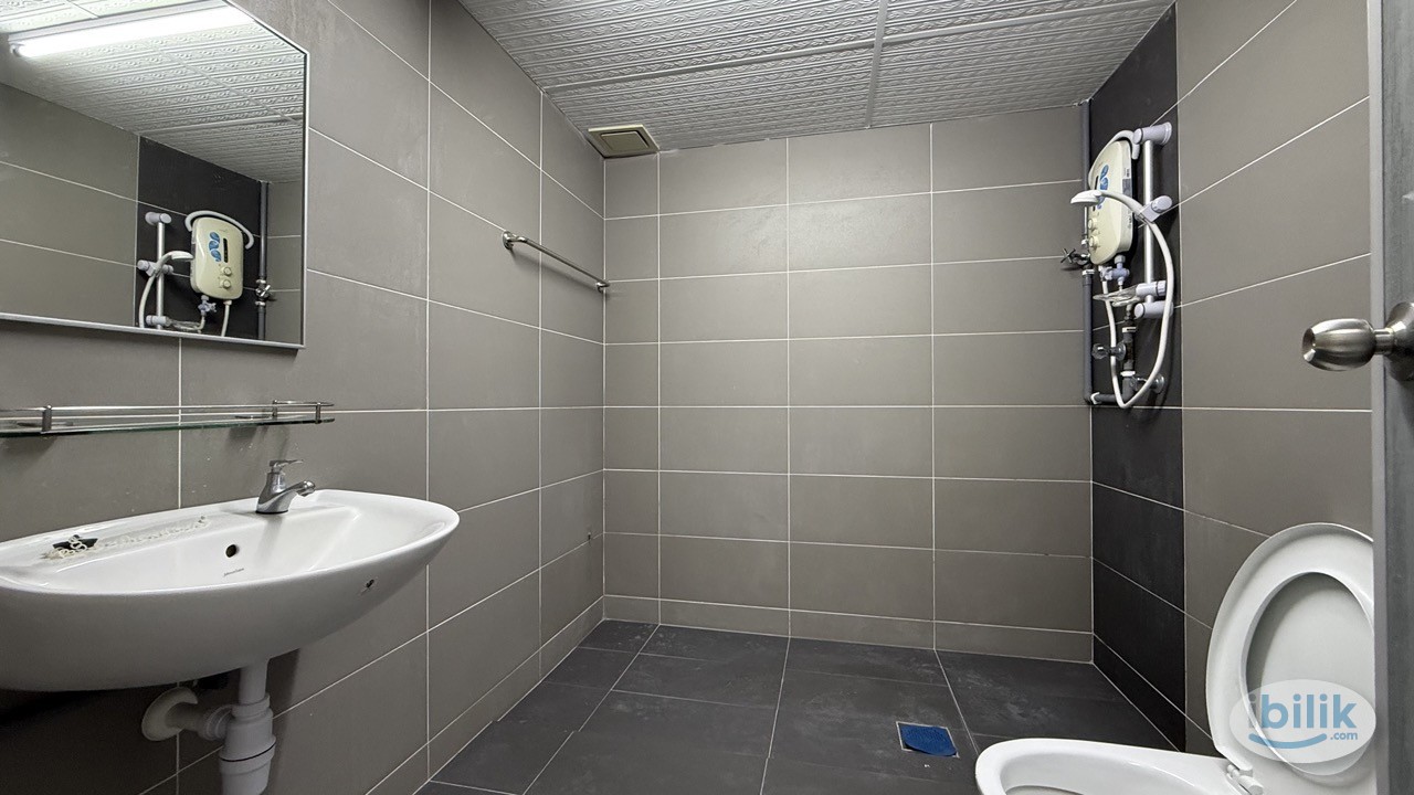 Chinese Male Unit Single Room at Lagoon View, Bandar Sunway - Image 5