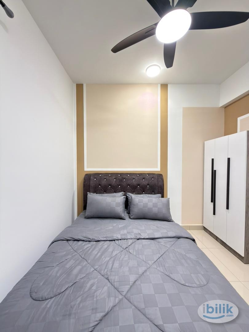 Middle Room at Kajang, Selangor - Image 1