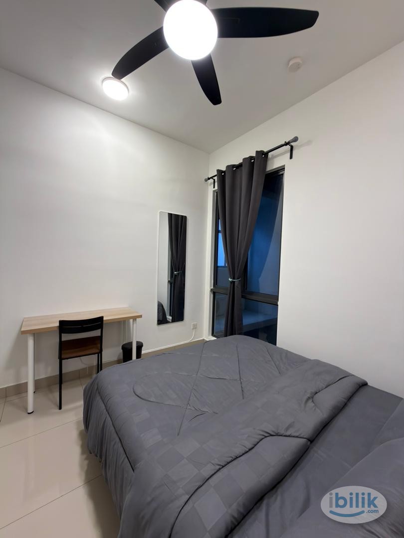 Middle Room at Kajang, Selangor - Image 4
