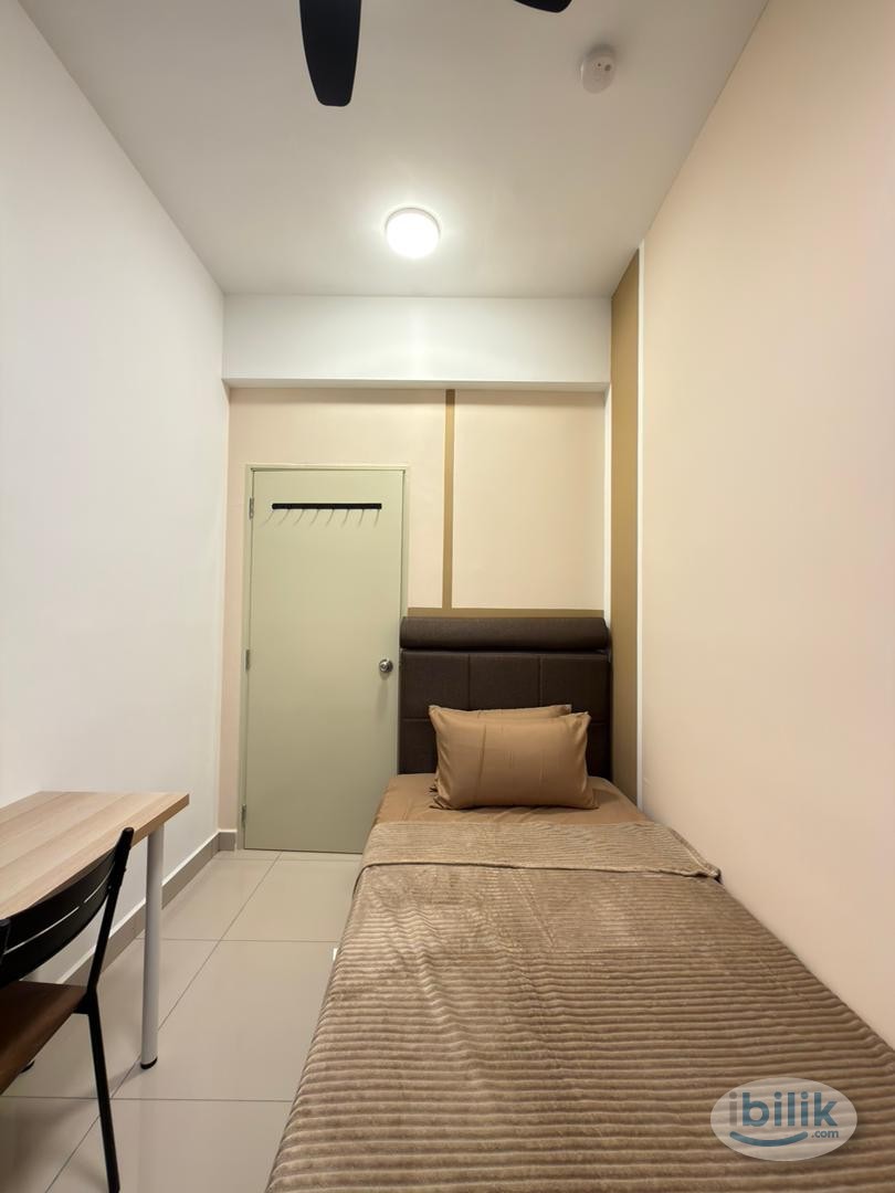 Middle Room at Kajang, Selangor - Image 1