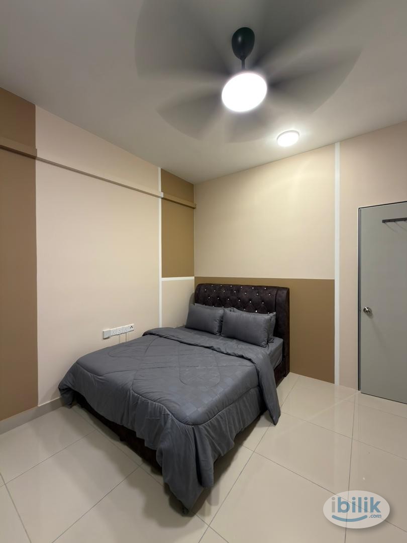 Middle Room at Kajang, Selangor - Image 1