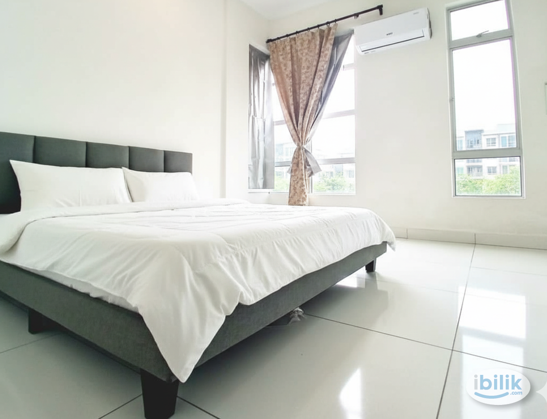 Middle Room at The Twin Residences, Johor Bahru - Image 1