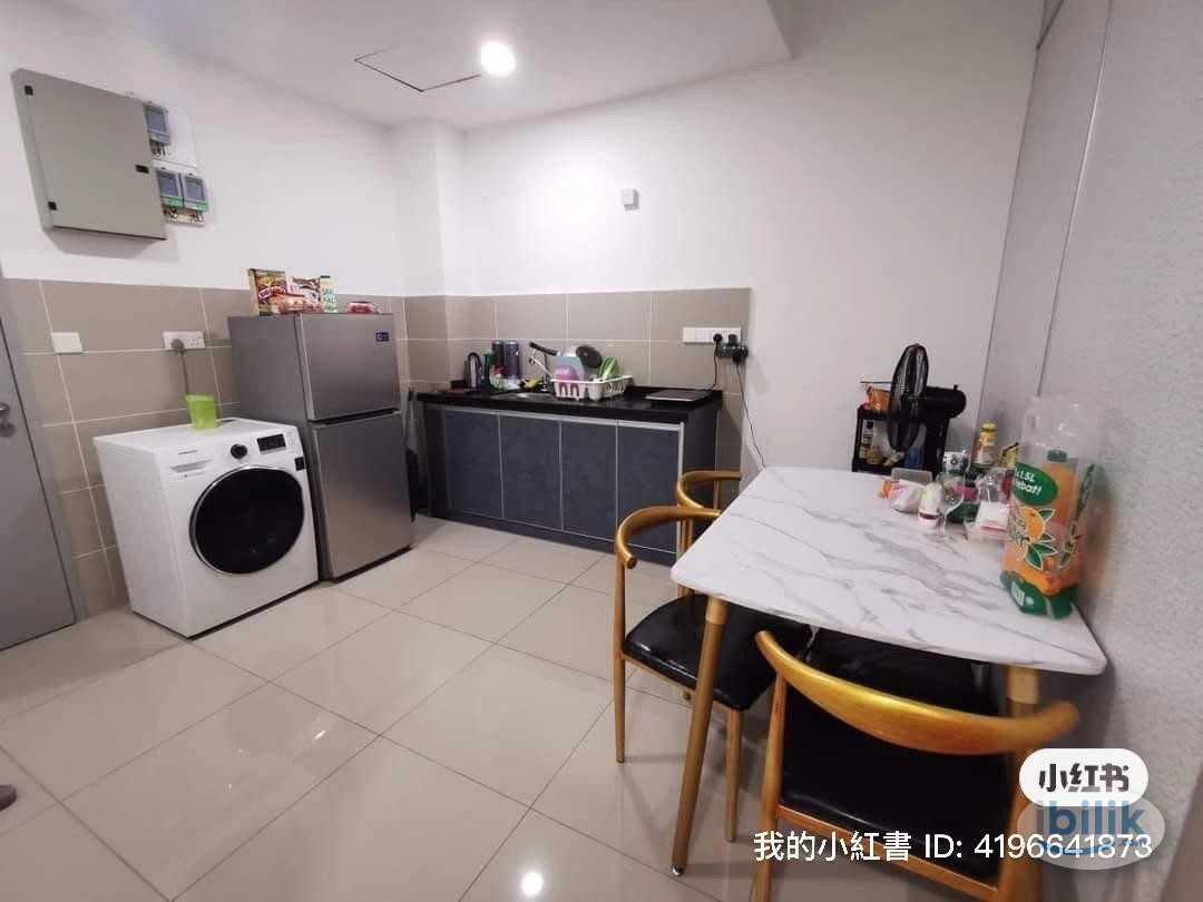 Middle Room at Utropolis Urbano, Glenmarie, Shah Alam - Image 3