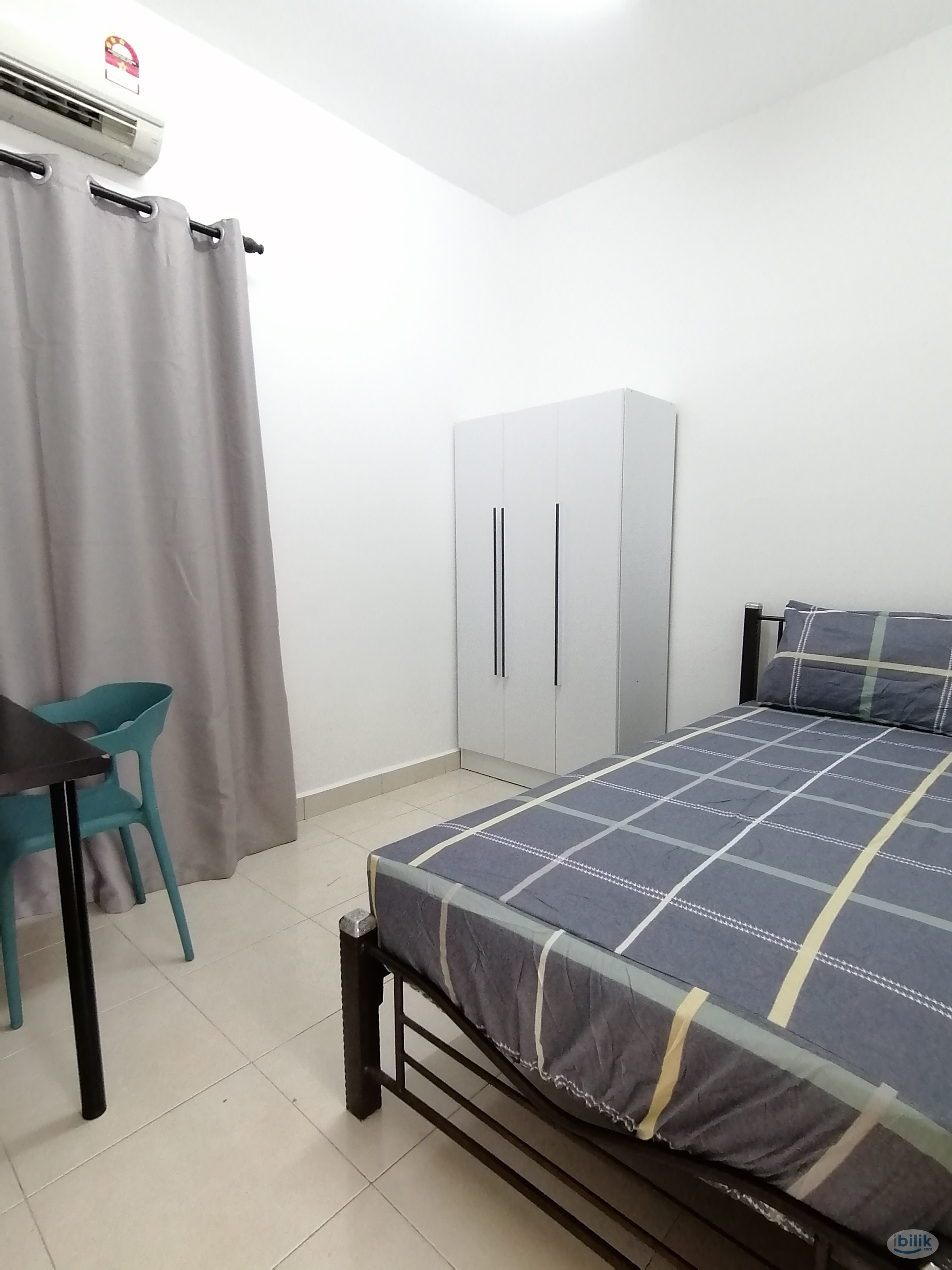 ==Female Unit==Single Room for Rent at 👉 SuriaMas Condominium - Image 1