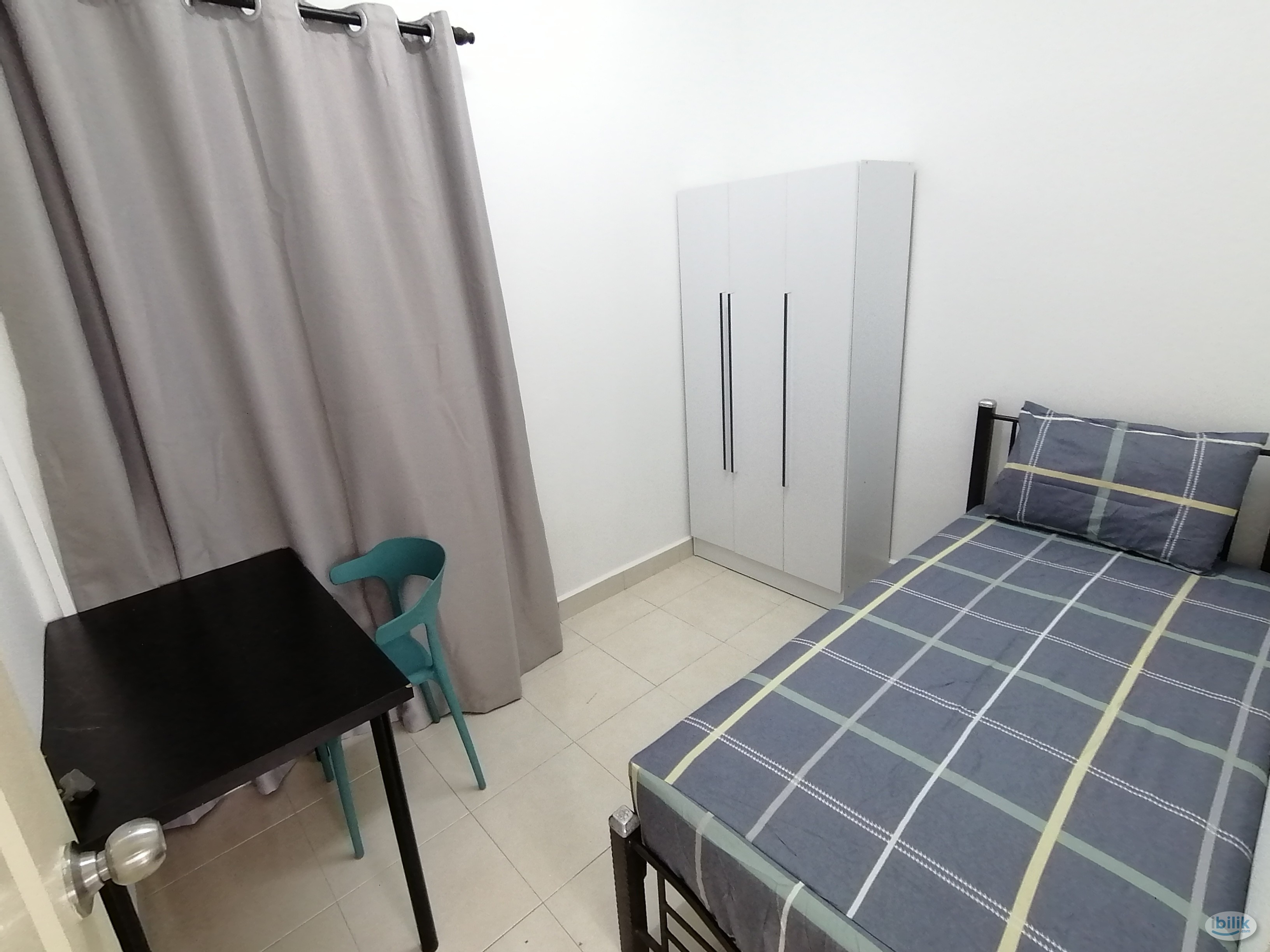==Female Unit==Single Room for Rent at 👉 SuriaMas Condominium - Image 2