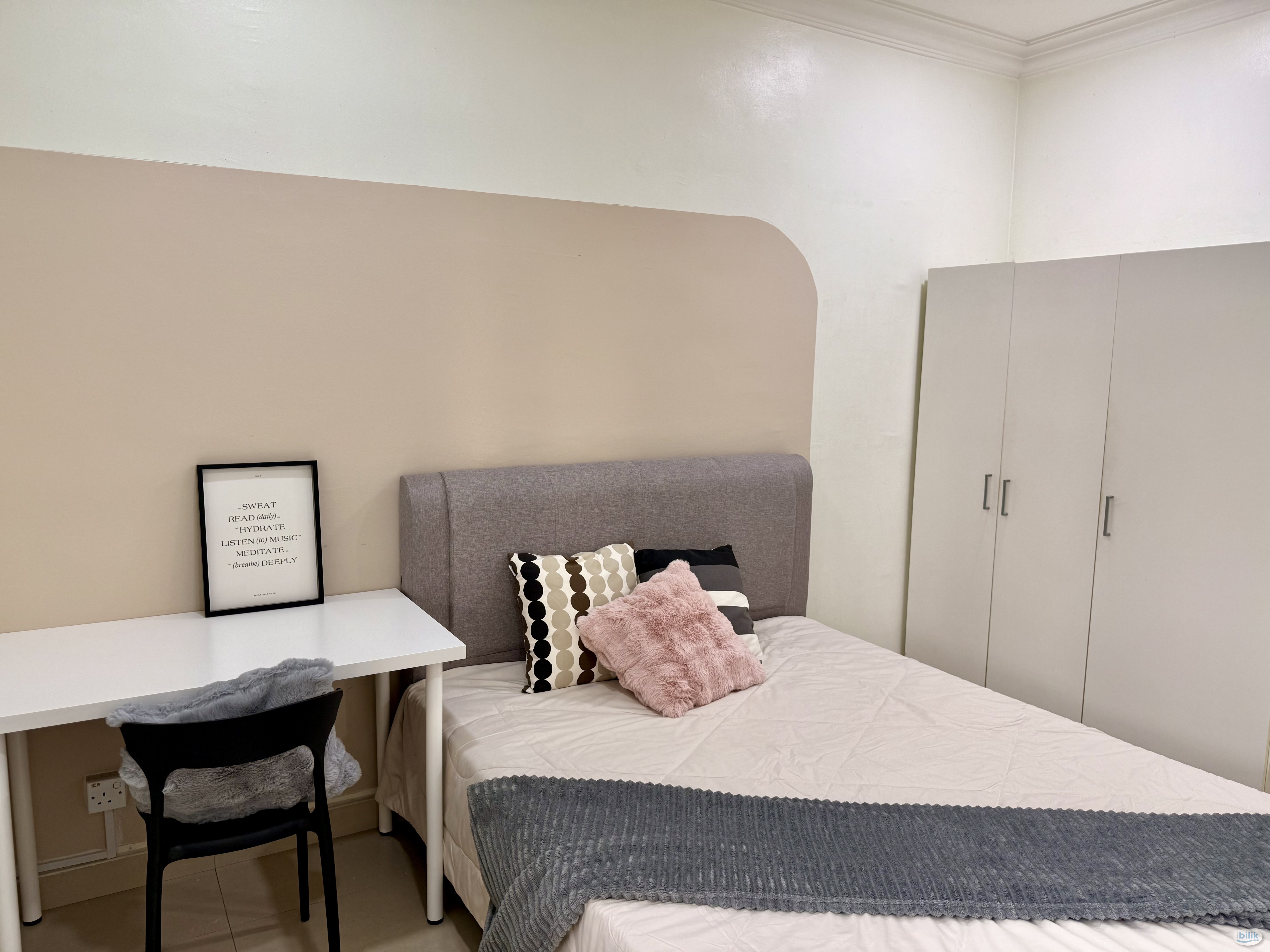 Impian Meridian Room Rental - Image 1