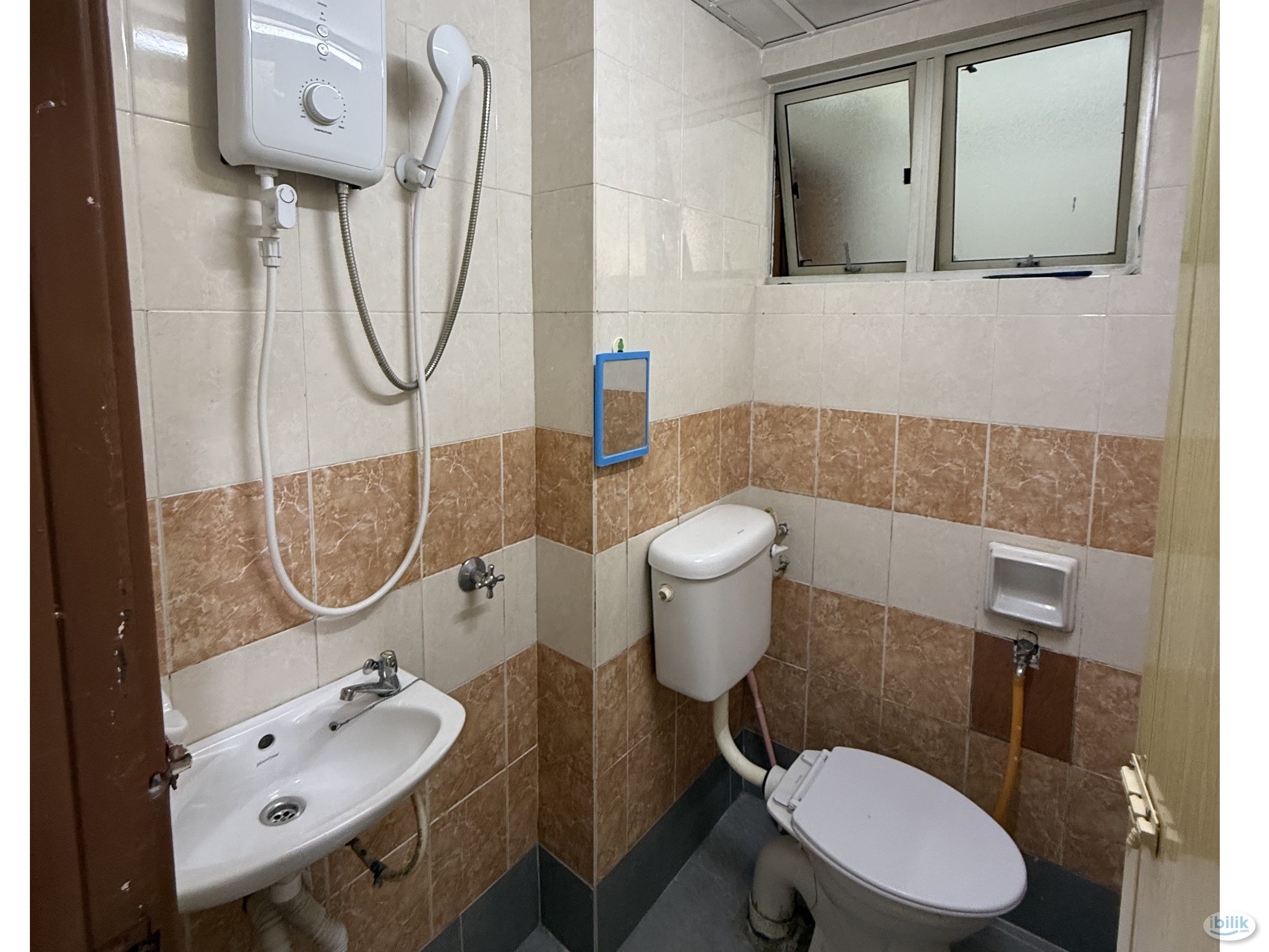 Impian Meridian Room Rental - Image 5