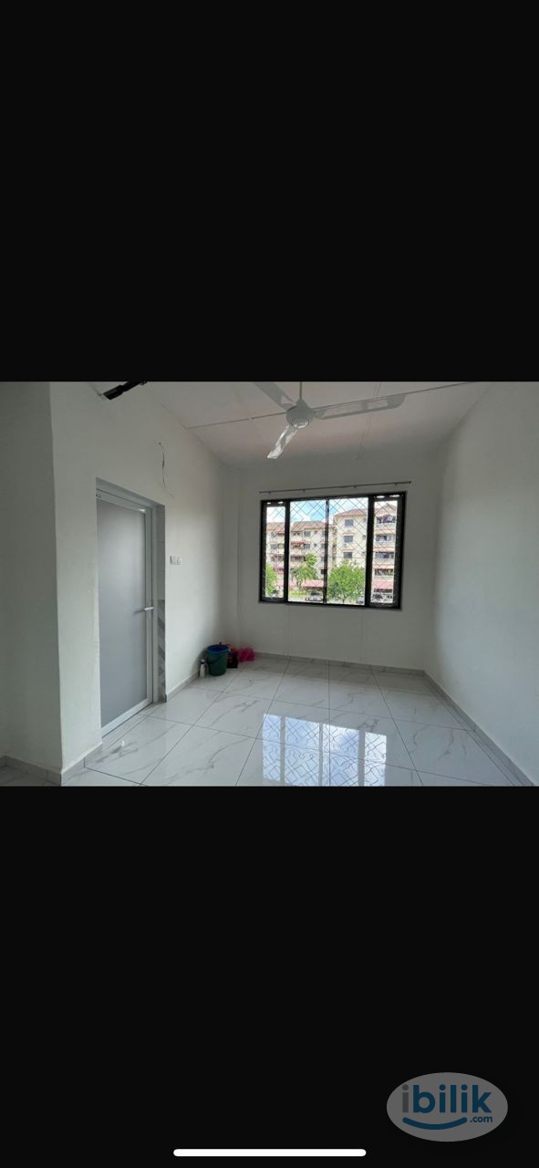 Master Room at Bayan Lepas, Penang - Image 4
