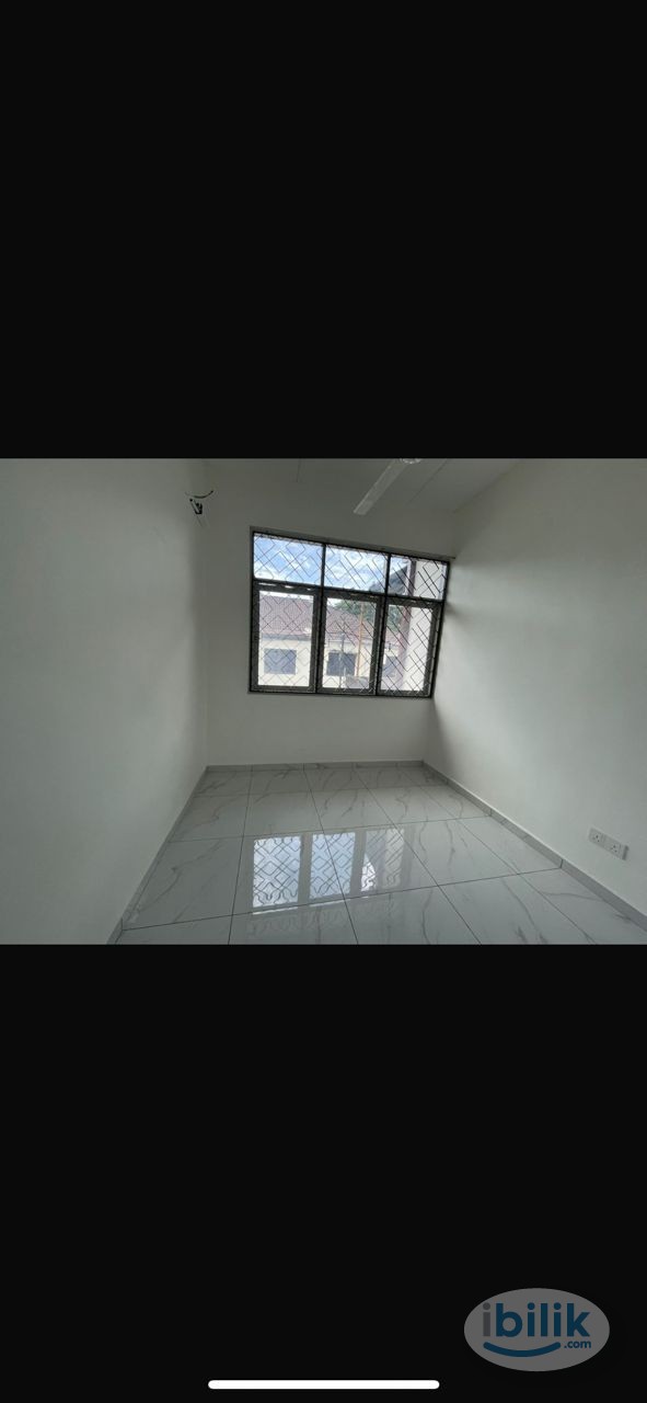 Master Room at Bayan Lepas, Penang - Image 1