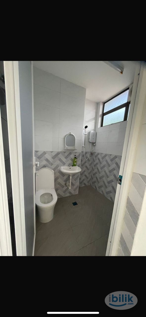 Master Room at Bayan Lepas, Penang - Image 2