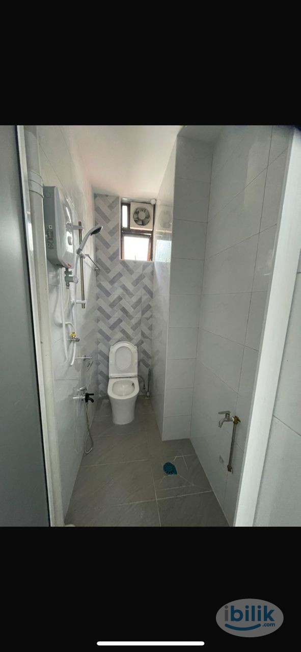 Master Room at Bayan Lepas, Penang - Image 5