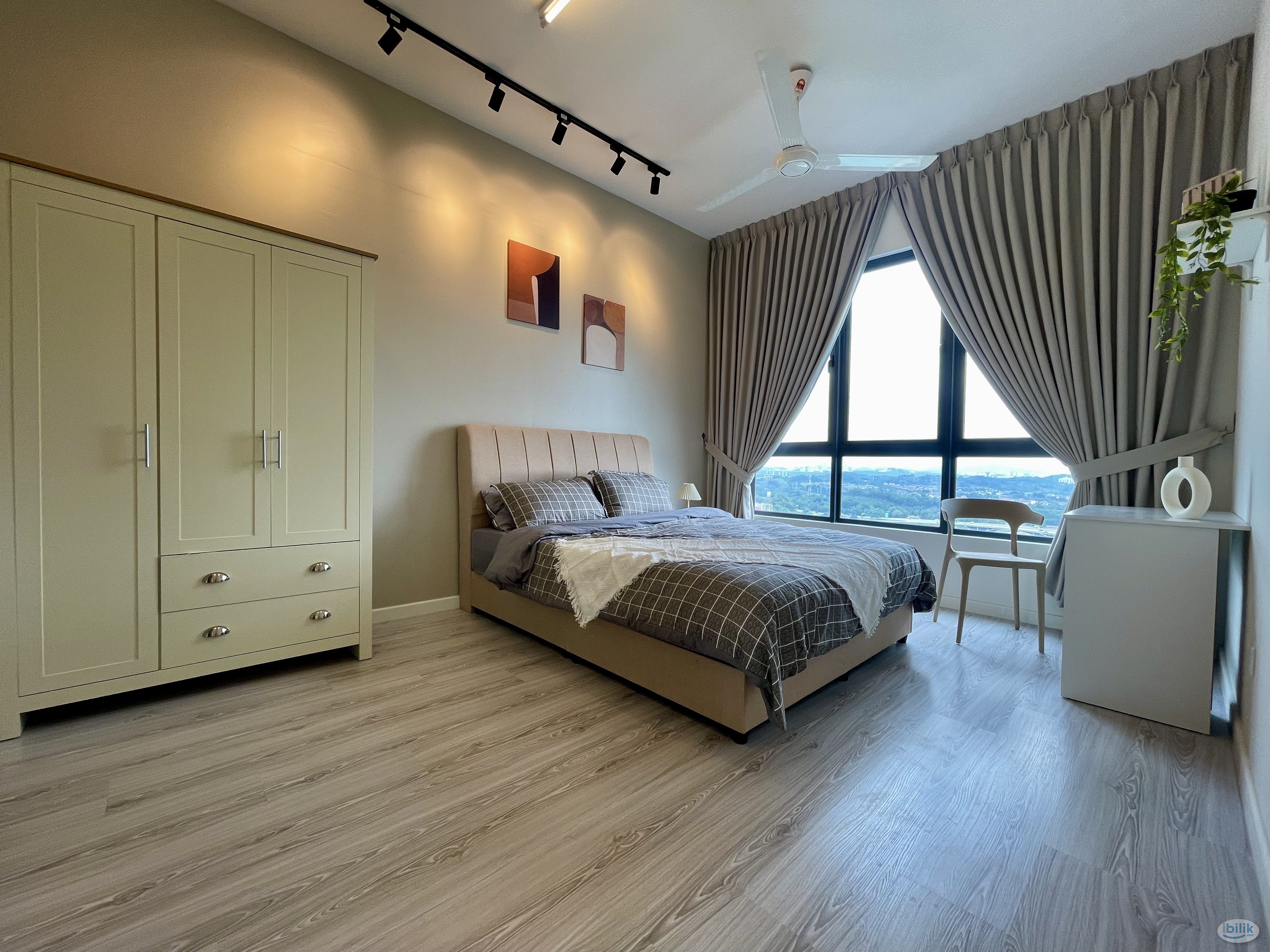 Female Master Bedroom walk to MRT Damansara Damai, Residensi Suasana, Kota Damansara - Image 1